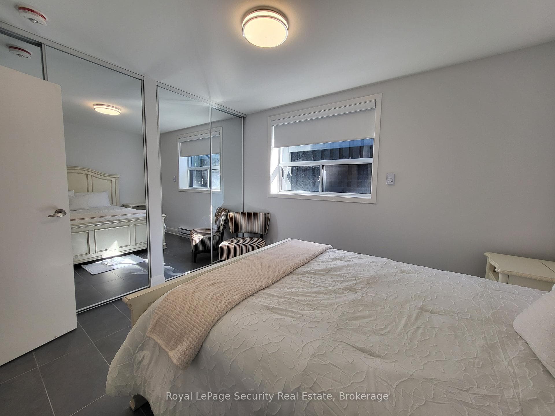 328 Lakeshore Road Unit 2 photo 6