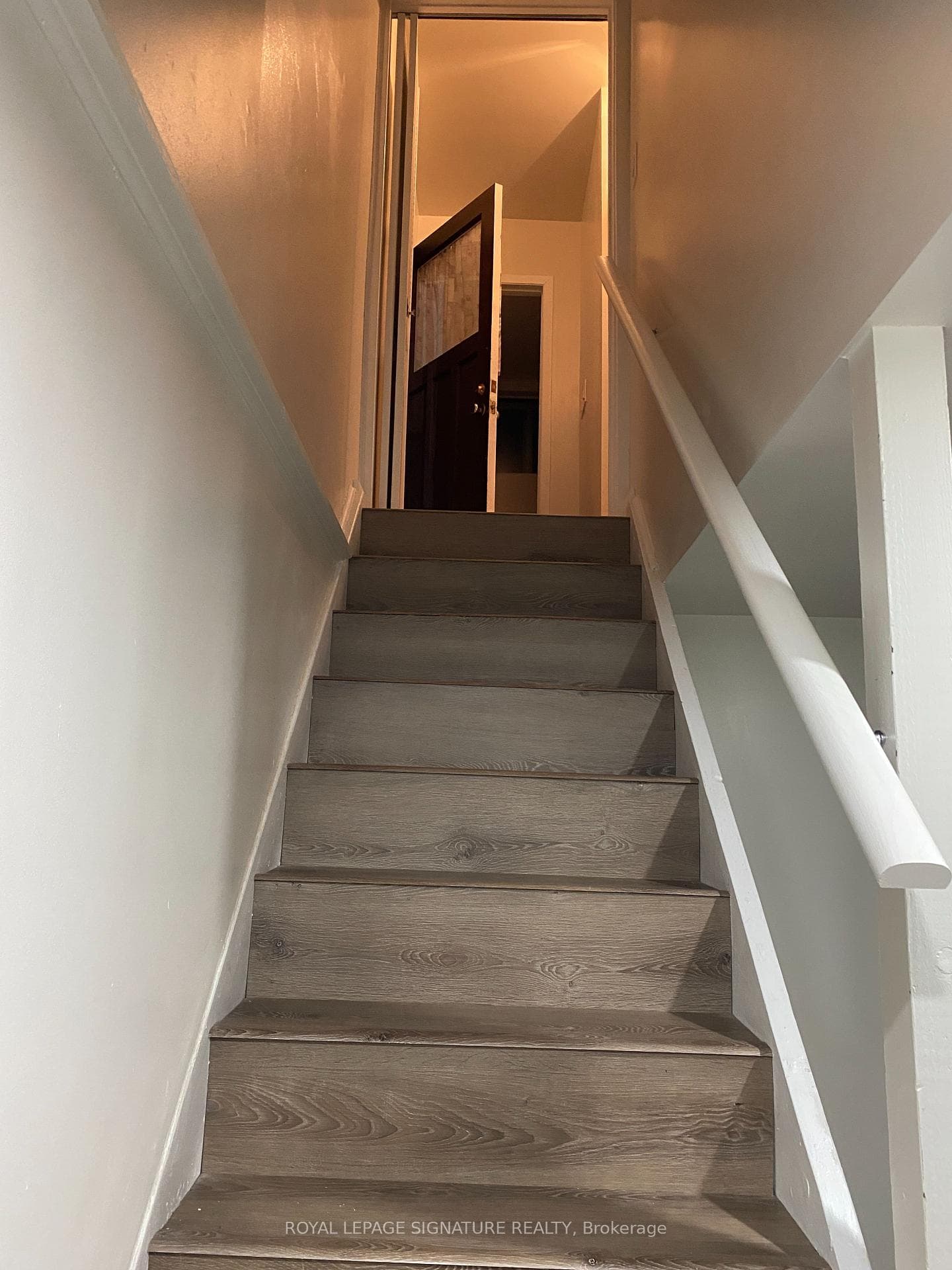 523 Rupert Avenue Unit All inclusive Basement photo 2