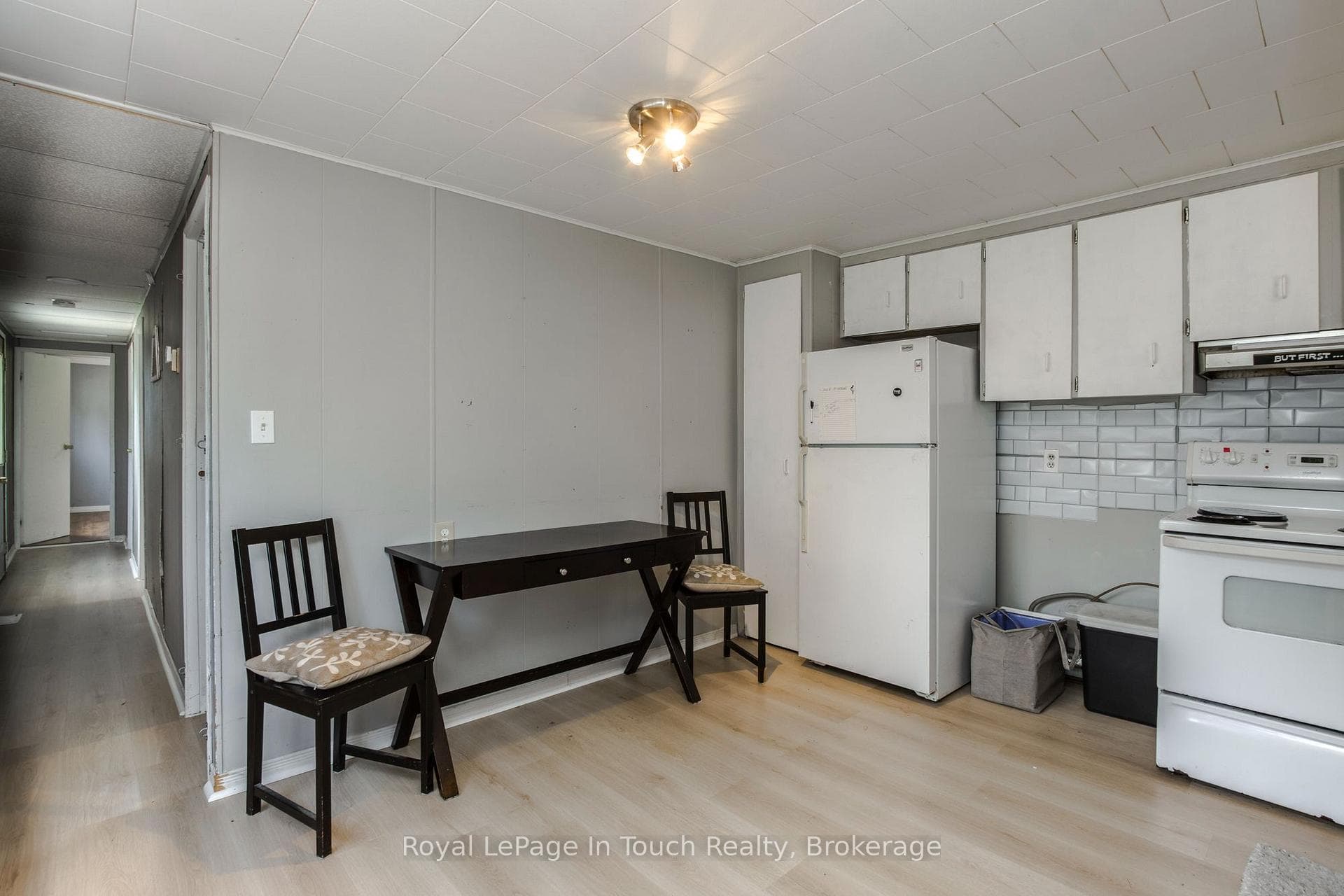 21 Vics Road photo 6