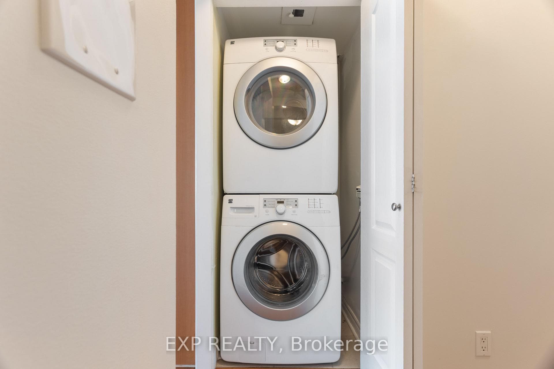 1 Elm Drive Unit 1609 photo 16
