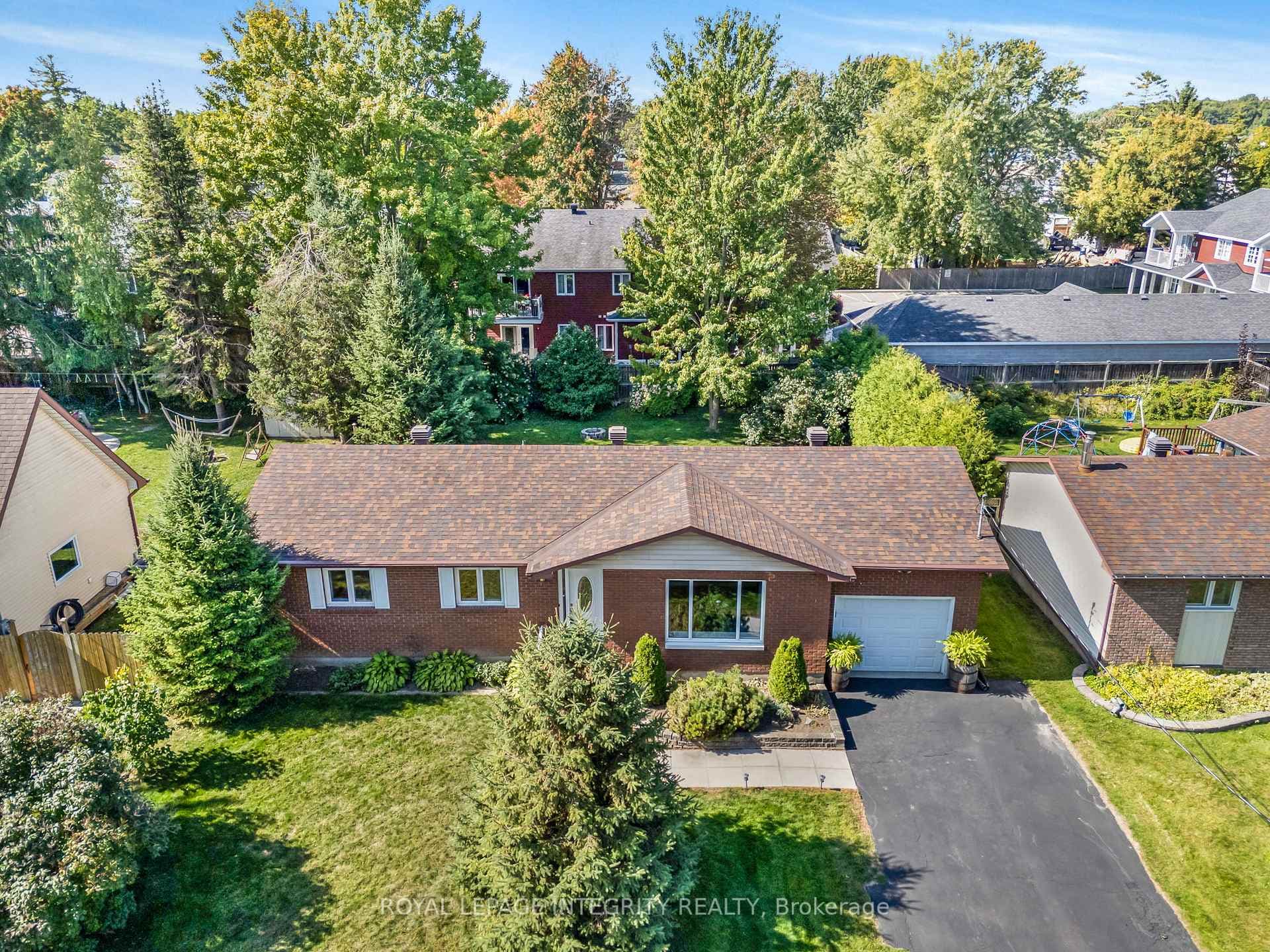13 Elm Avenue photo 28