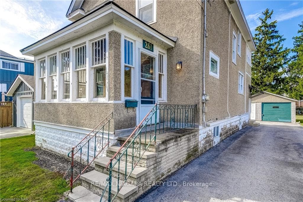 261 Ash Street photo 3