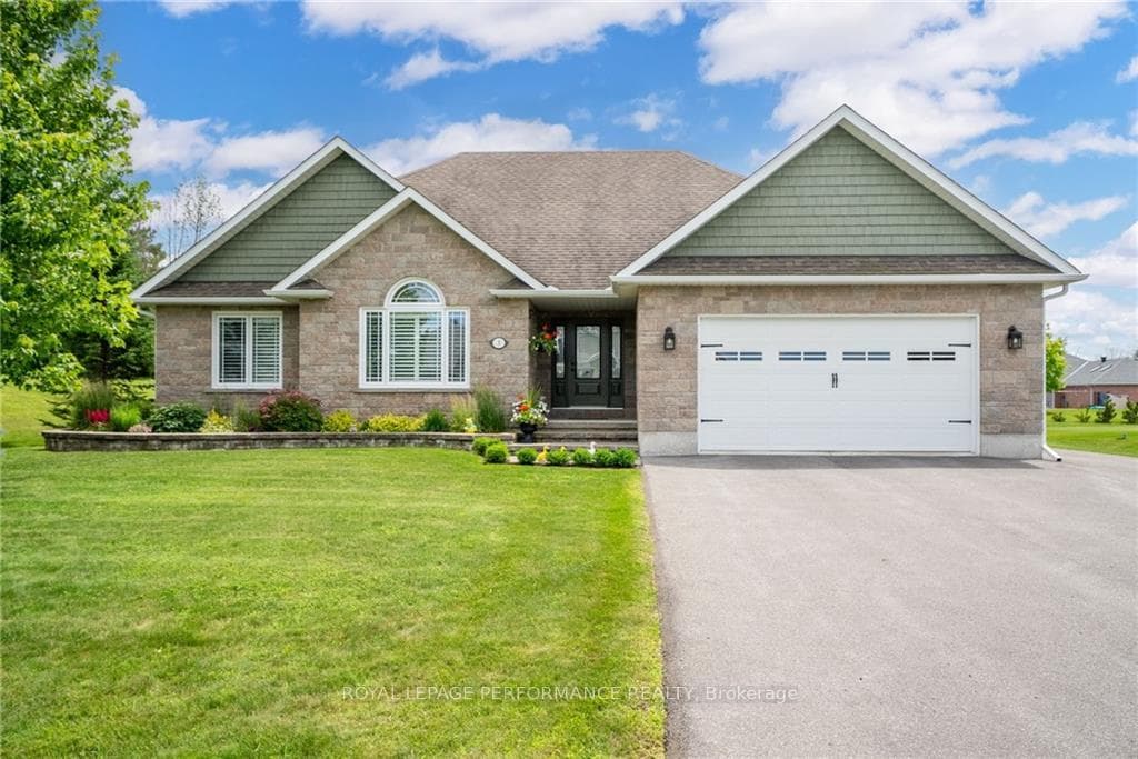 5 STRATFORD Boulevard photo 1