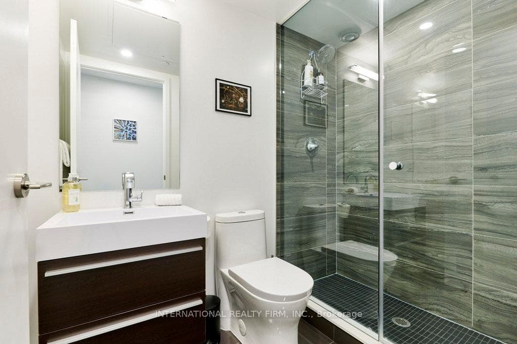 39 Roehampton Avenue Unit 4003 photo 10