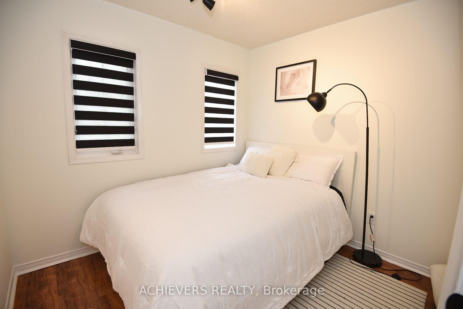 19 Mccullock Crescent photo 29