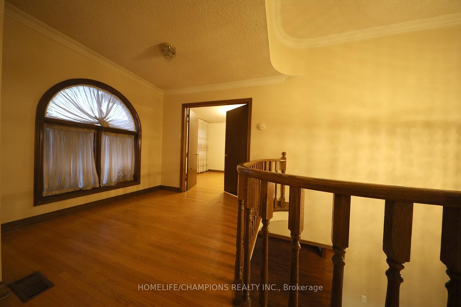 9 Mirrow Court photo 13