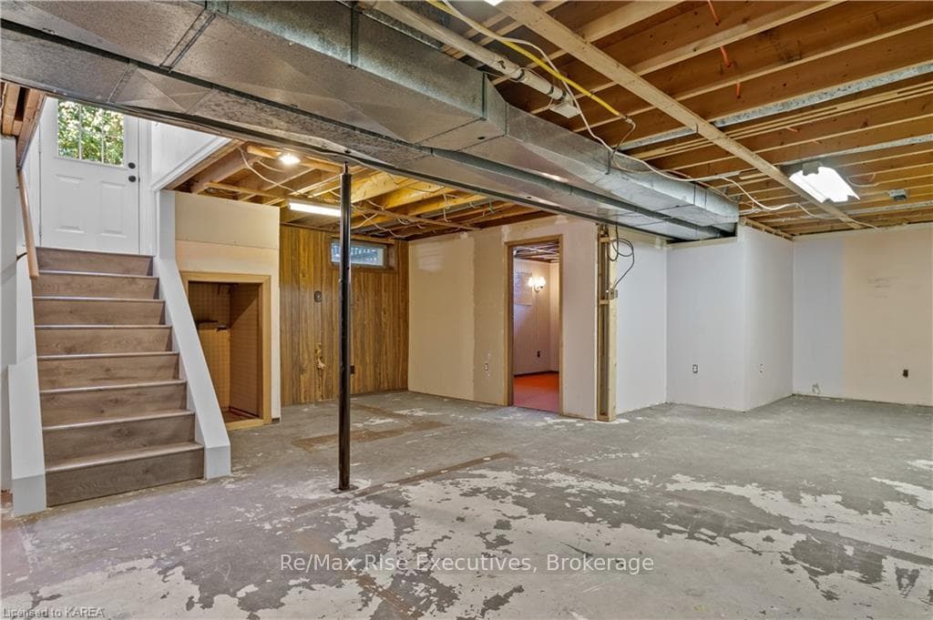 140 UPPER PARK Road photo 26
