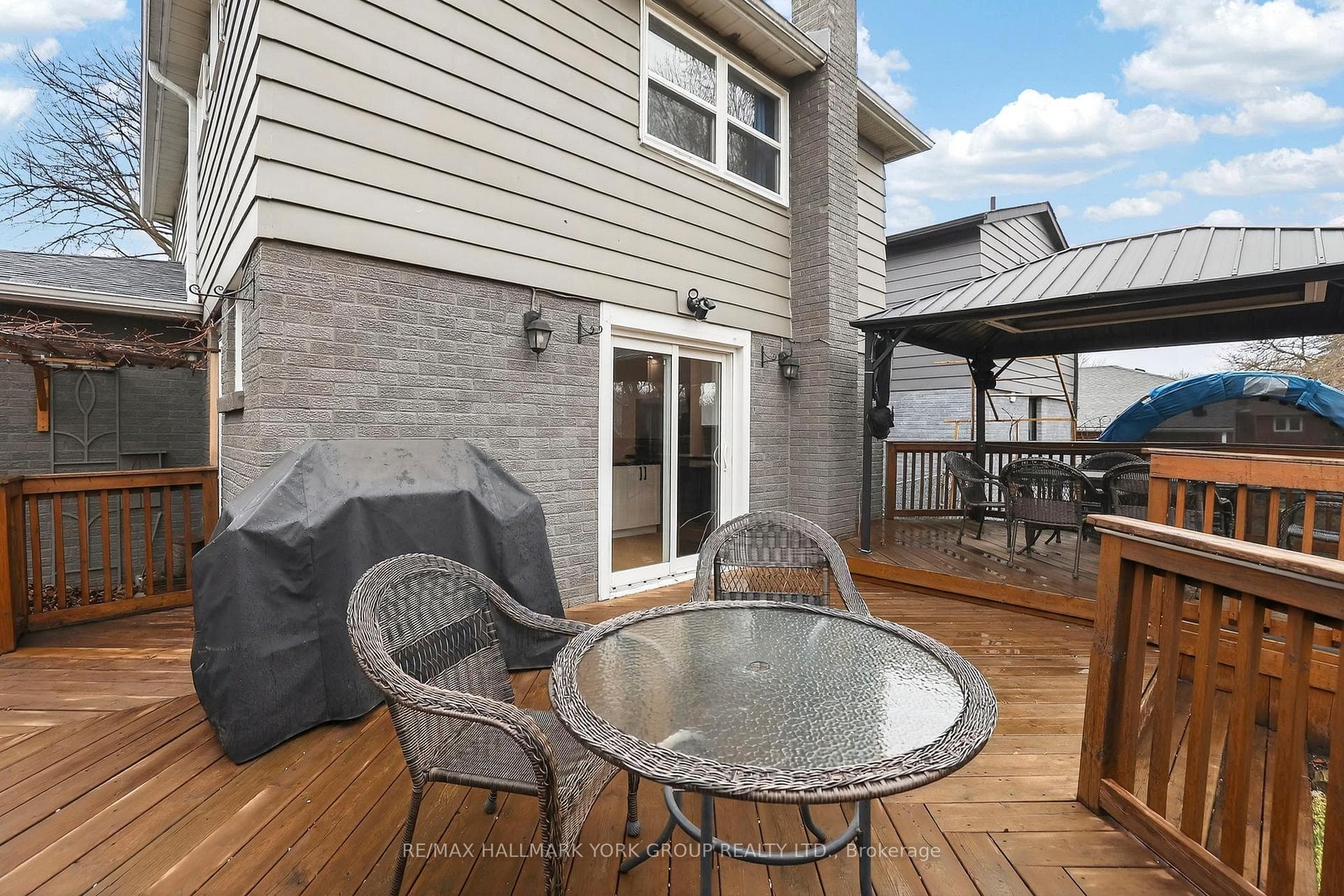 459 Sandford Street photo 43