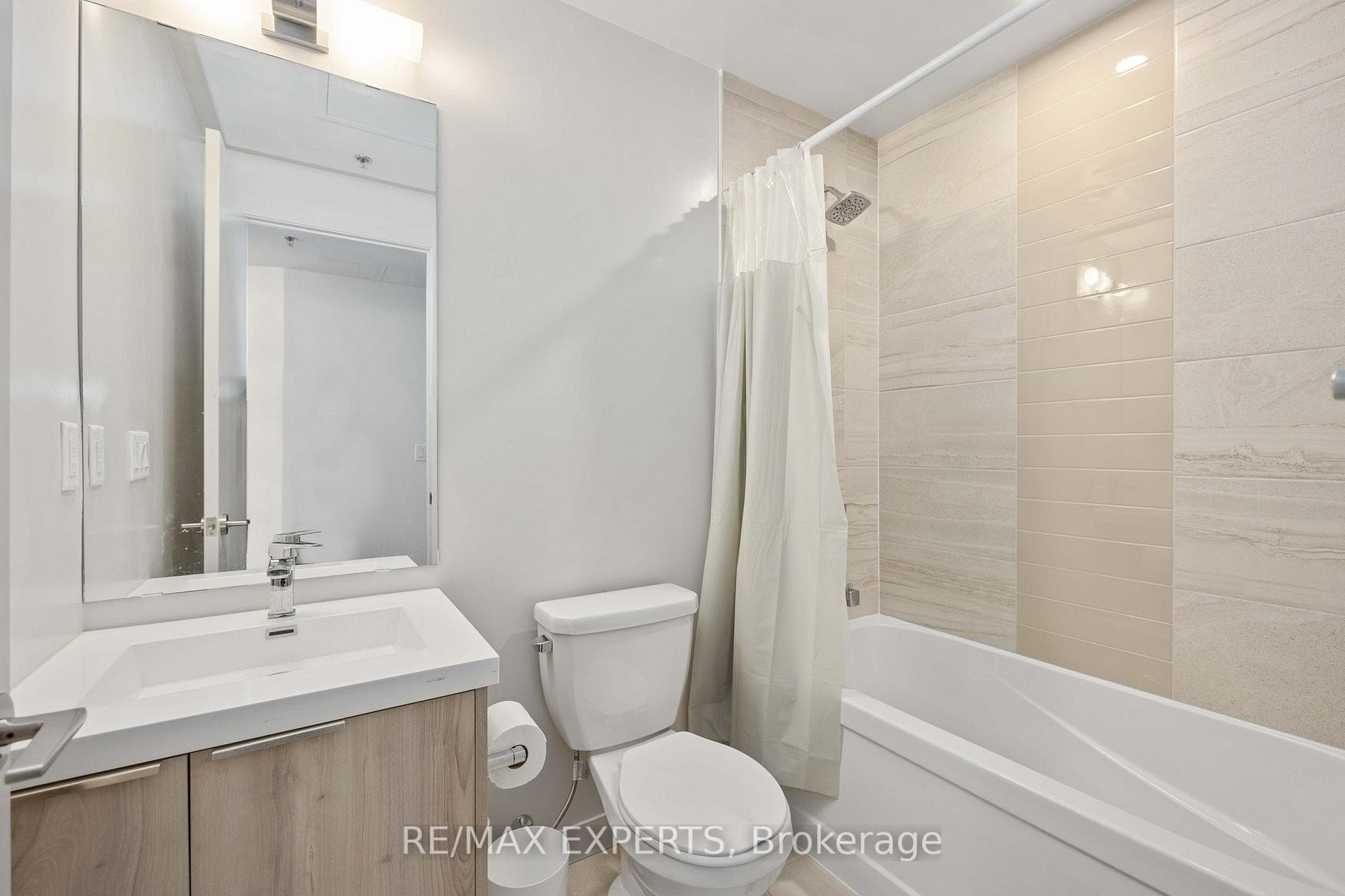 90 Glen Everest N/A Unit 817 photo 28