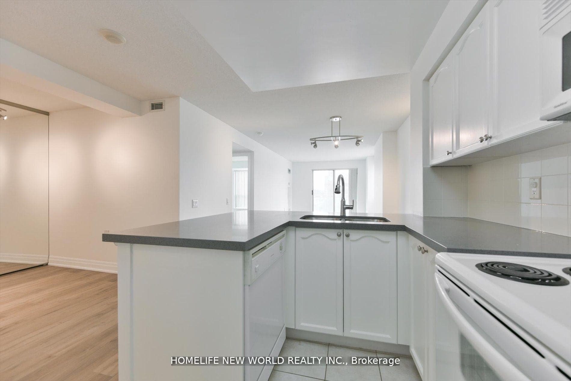 21 Hillcrest Avenue Unit 607 photo 6