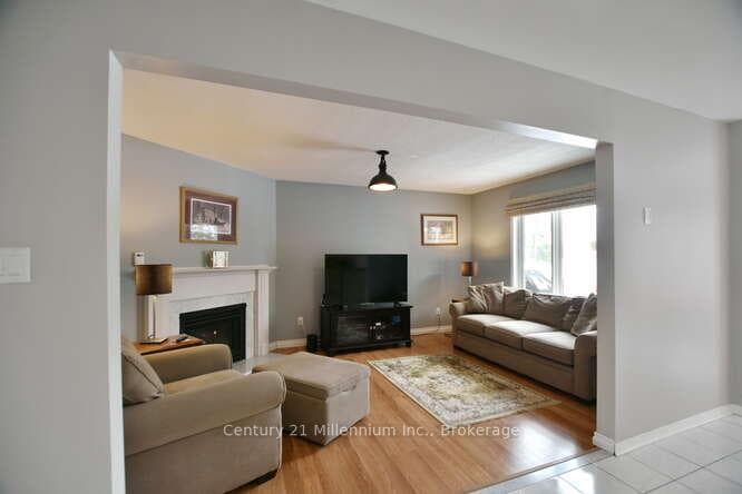 1 Downer Crescent photo 13
