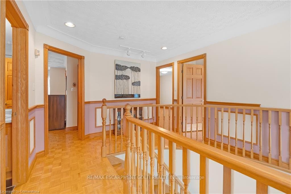 10 Embassy Drive photo 21