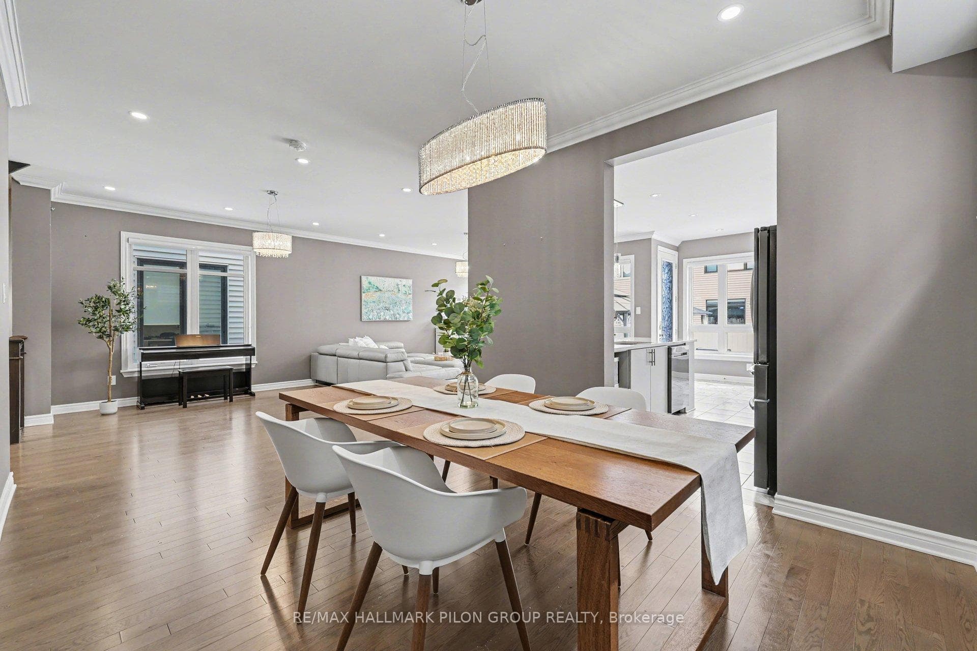 266 Shinleaf Crescent photo 8