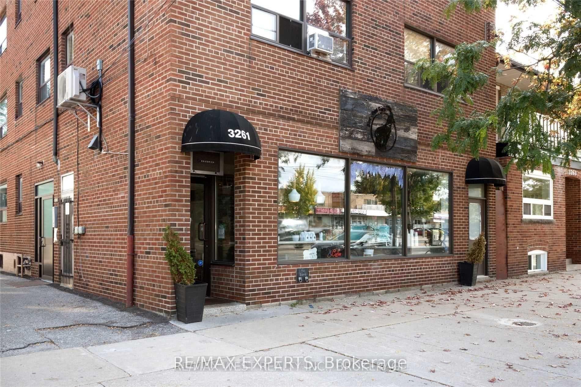 3261A Lake Shore Boulevard Unit B1 photo 1