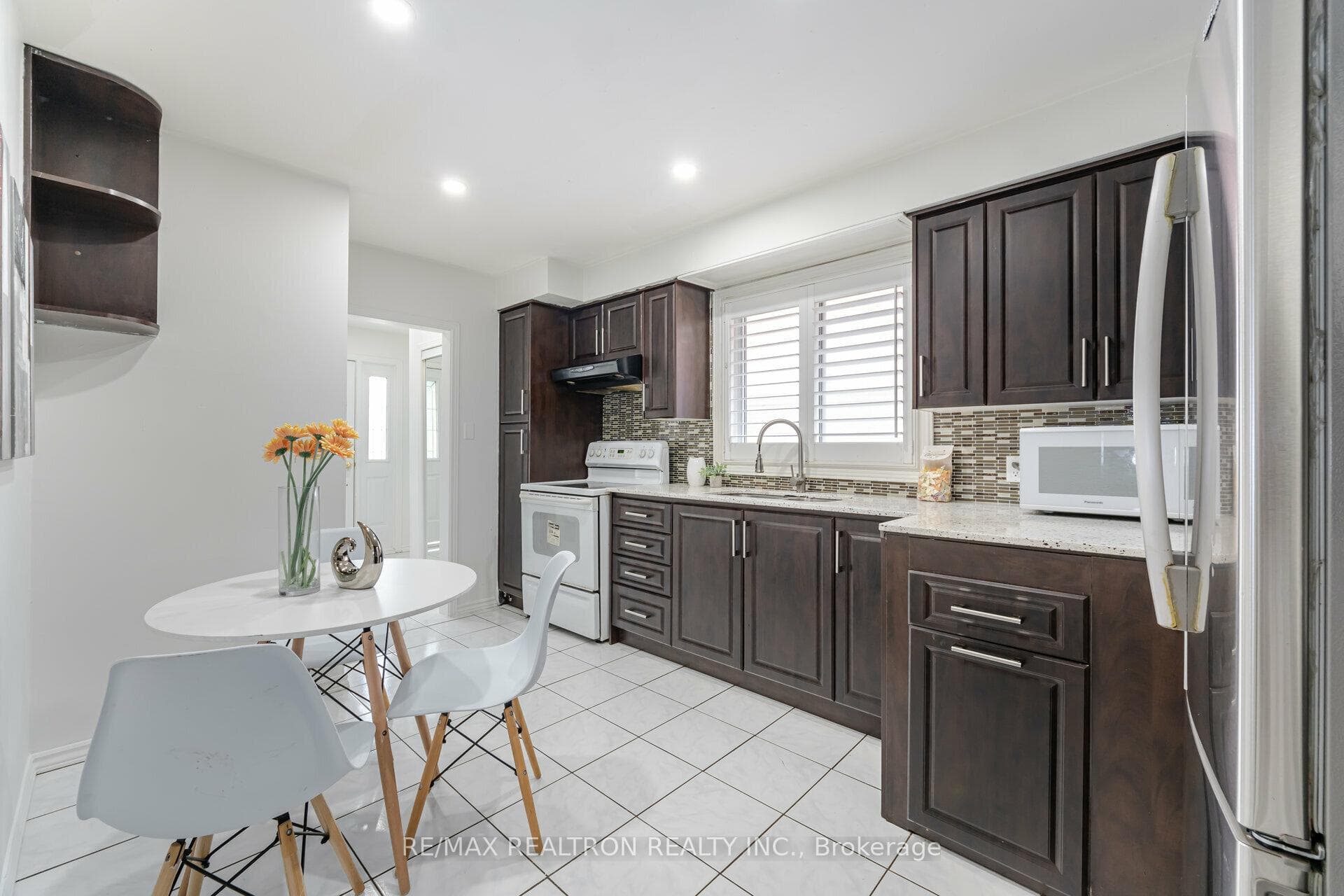 726 Brimorton Drive photo 9