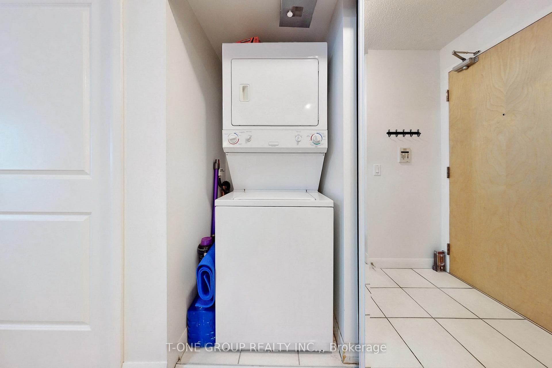 4968 Yonge Street Unit 815 photo 18