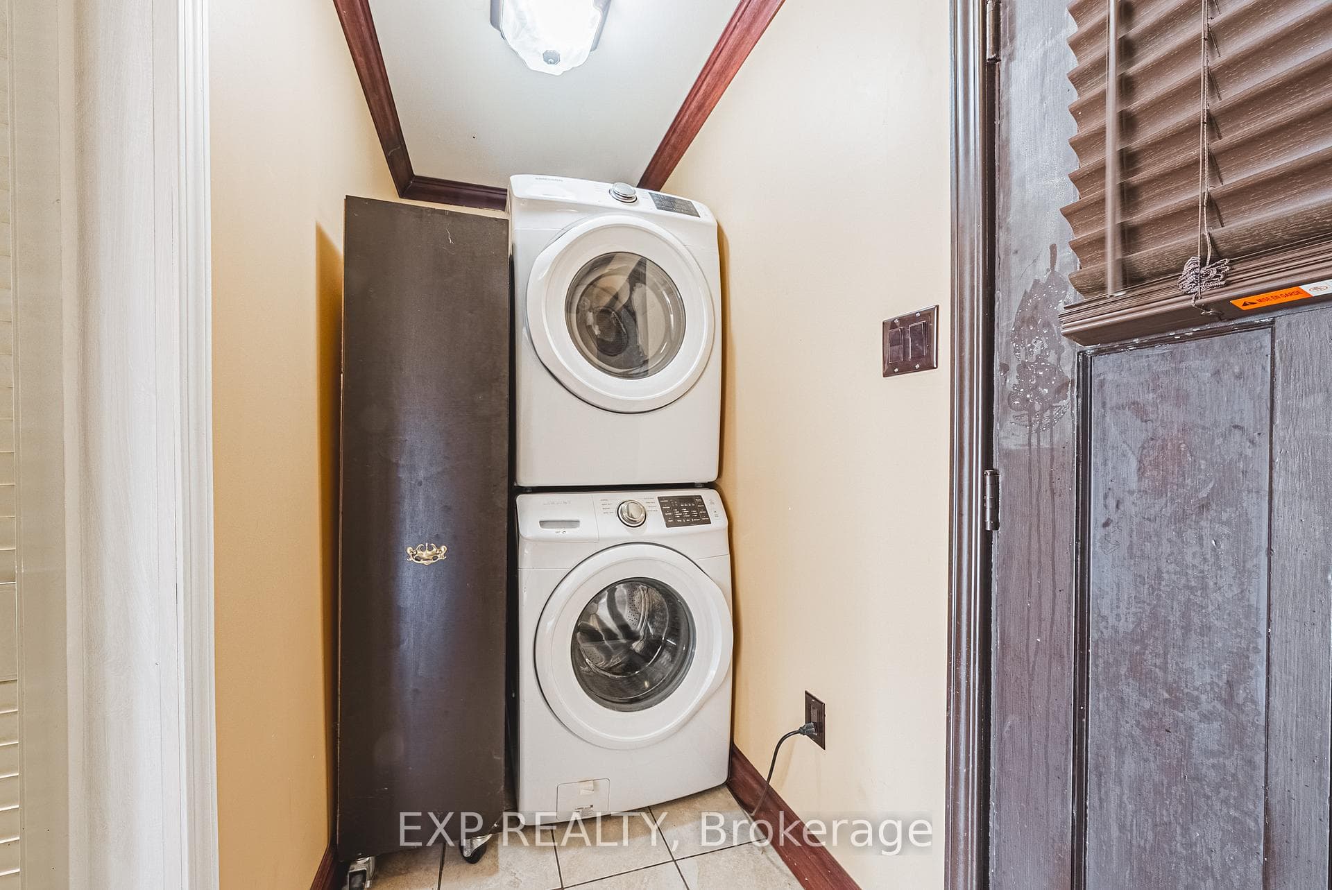 1164 Barton Street photo 27