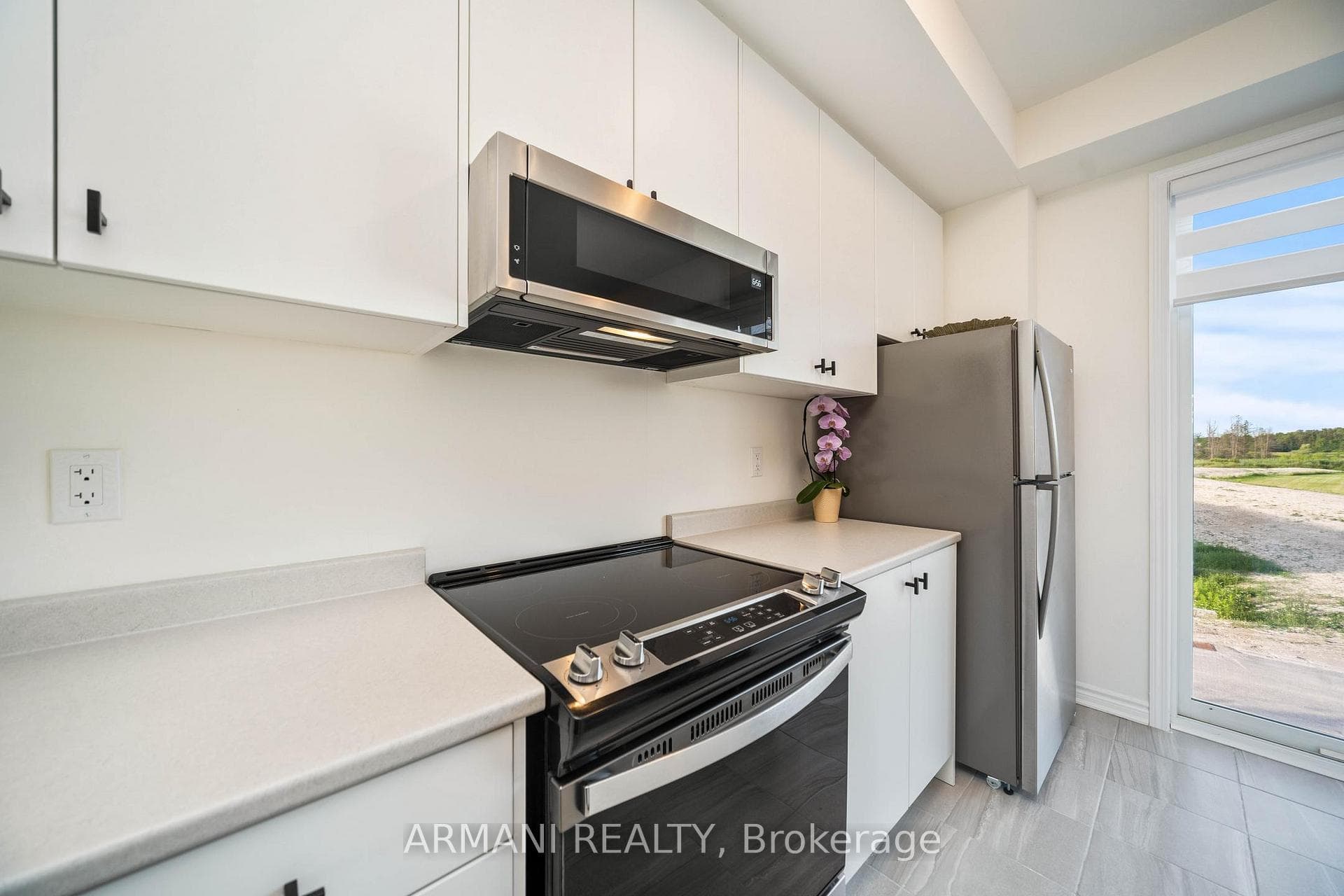 Upgraded Stainless Steel Appliances