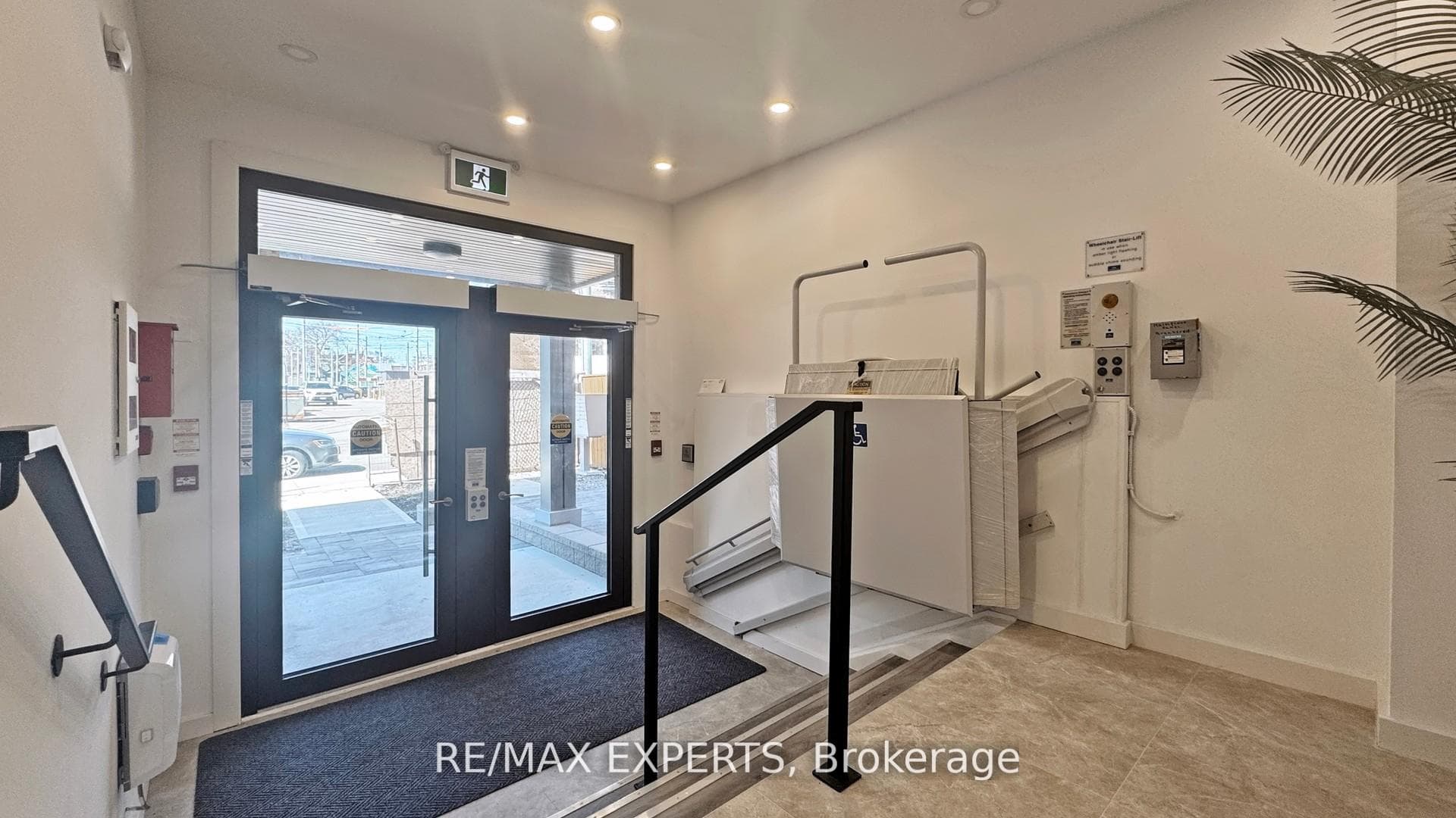 45 Connaught Avenue Unit 405 photo 15