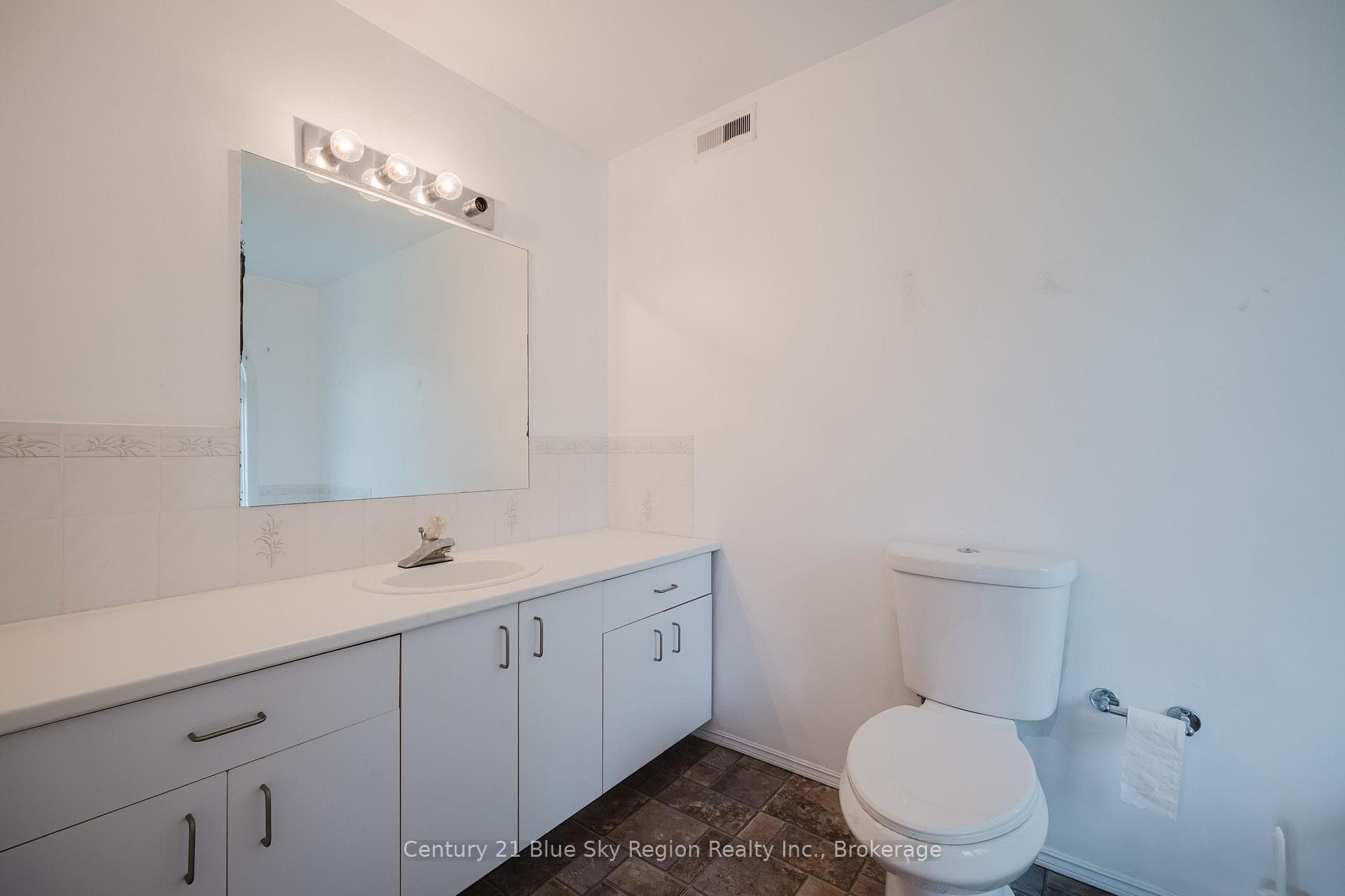69 Waukegan Road photo 14