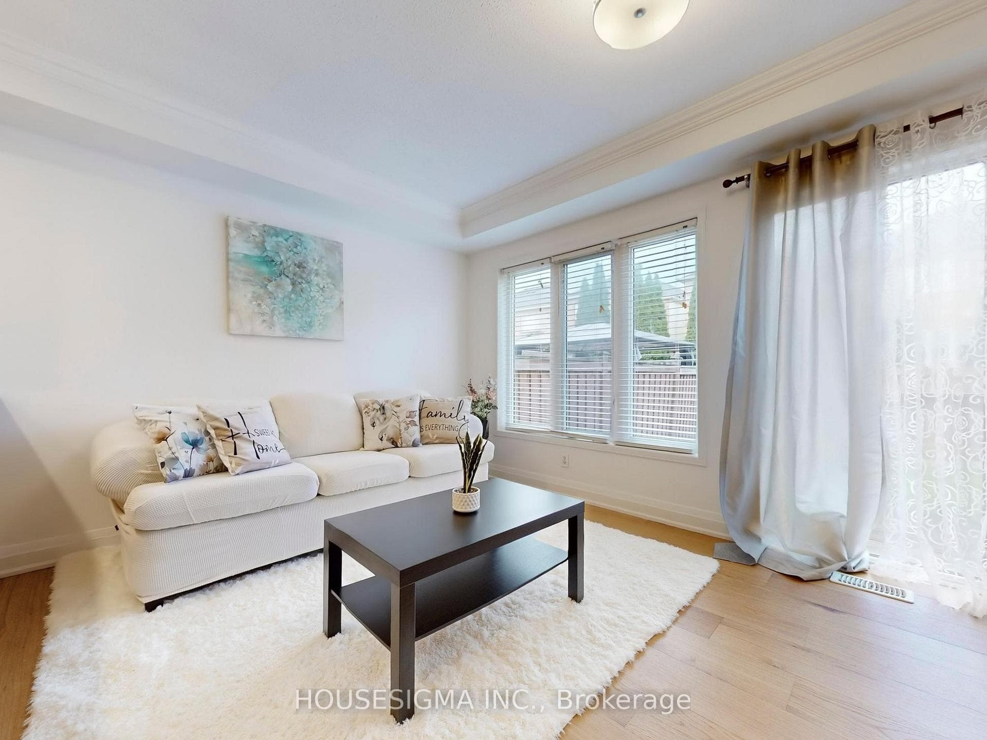 226 Canada Drive photo 3