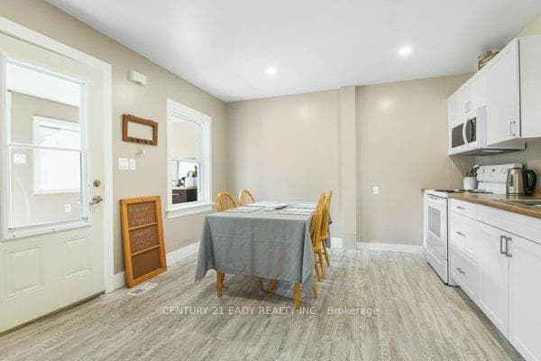 24 MUNROE Avenue photo 13