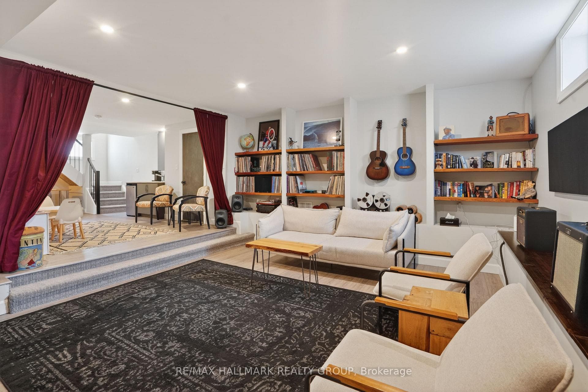 1583 MAXIME Street photo 27