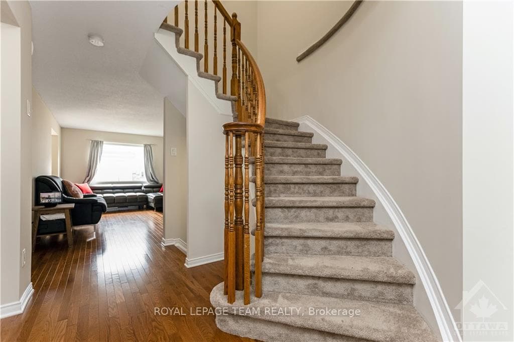 964 KLONDIKE Drive photo 2