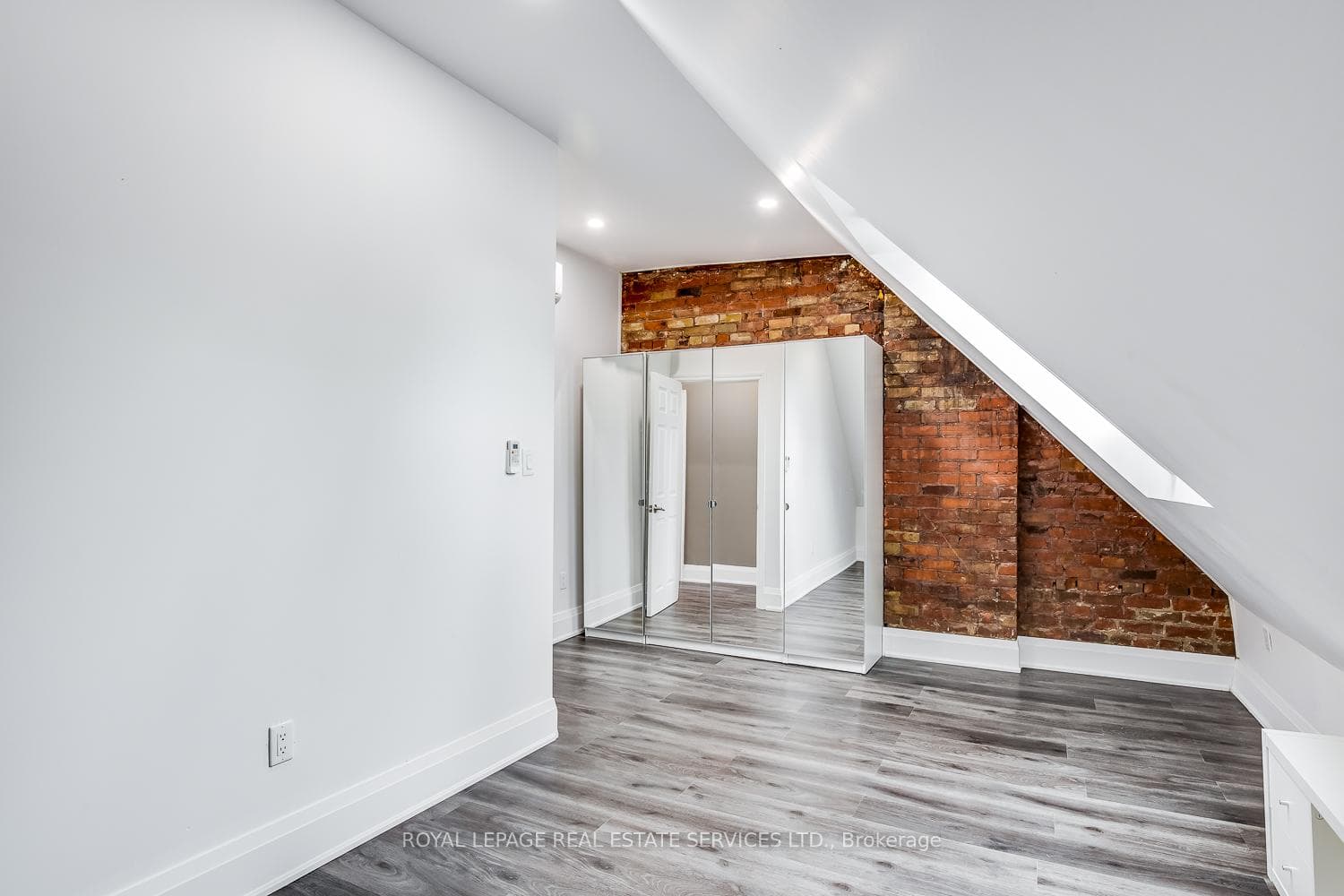 19 Springhurst Avenue Unit 3 photo 21
