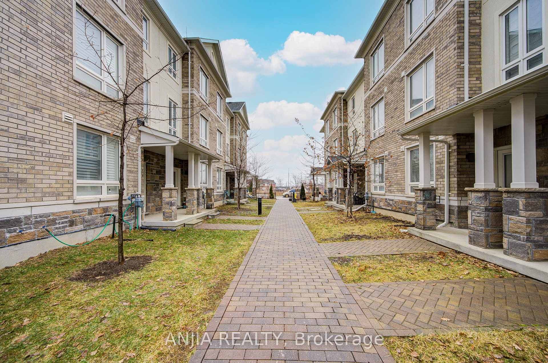82 Chicago Lane photo 45
