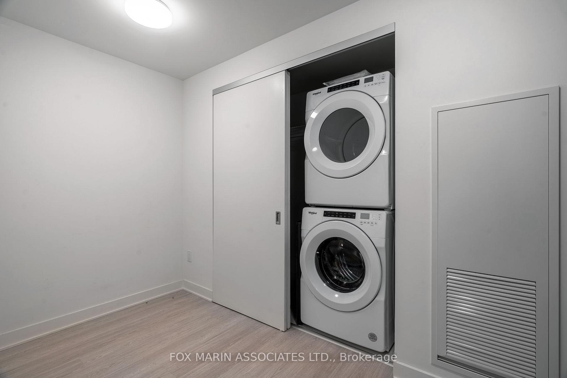 11 Yorkville Avenue Unit 802 photo 14