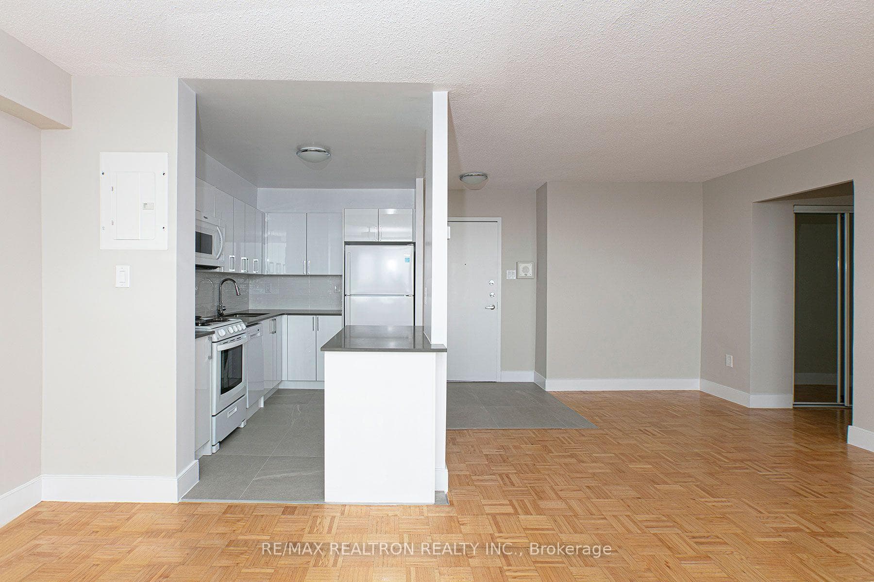 666 Spadina Avenue Unit 1004 photo 2