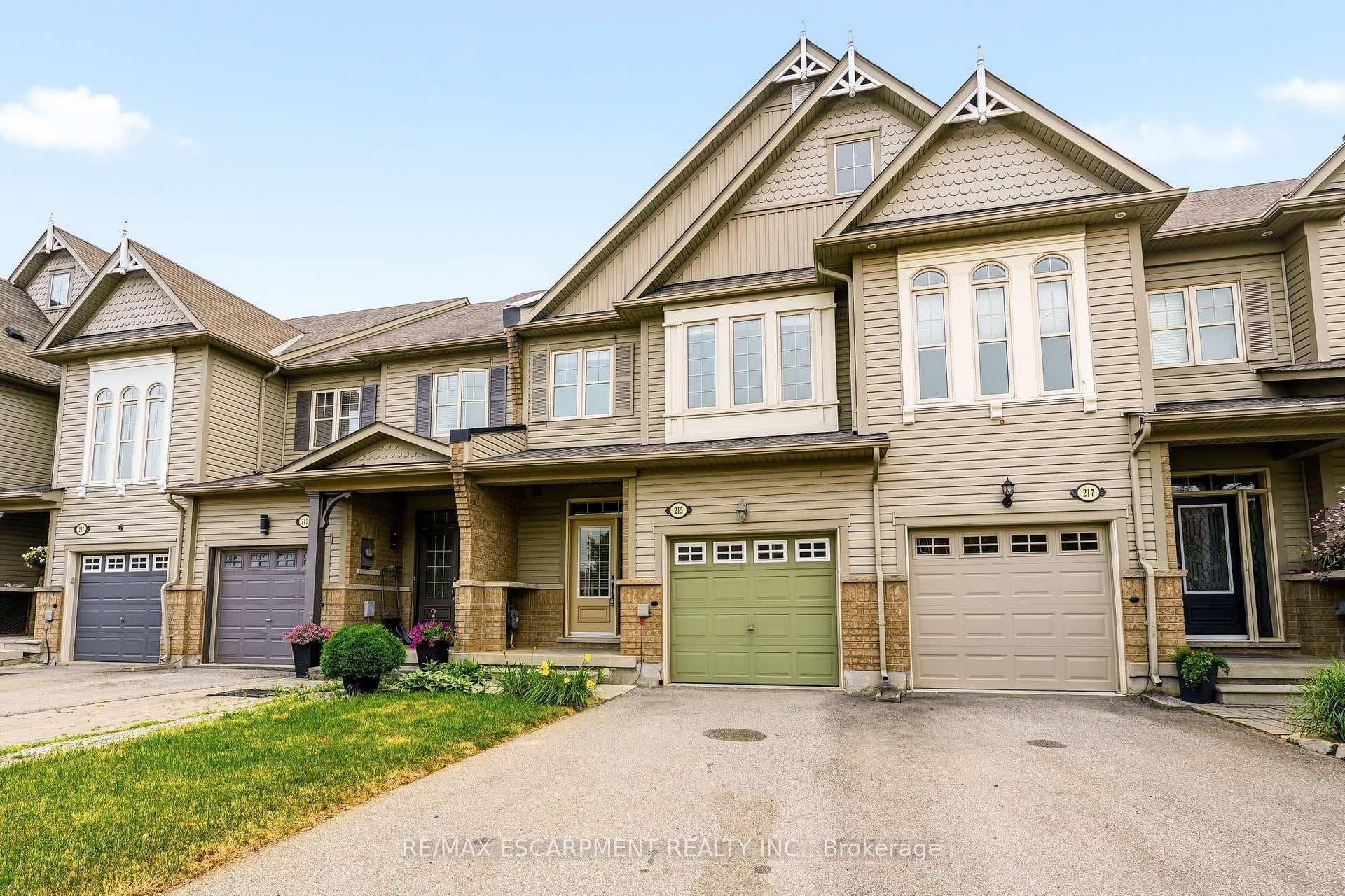 215 Nisbet Boulevard photo 1