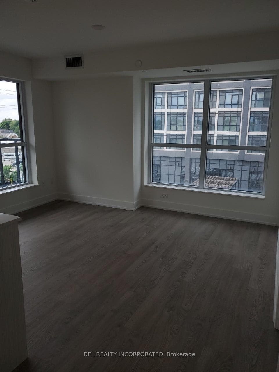 5 Mabelle Avenue Unit 429 photo 4
