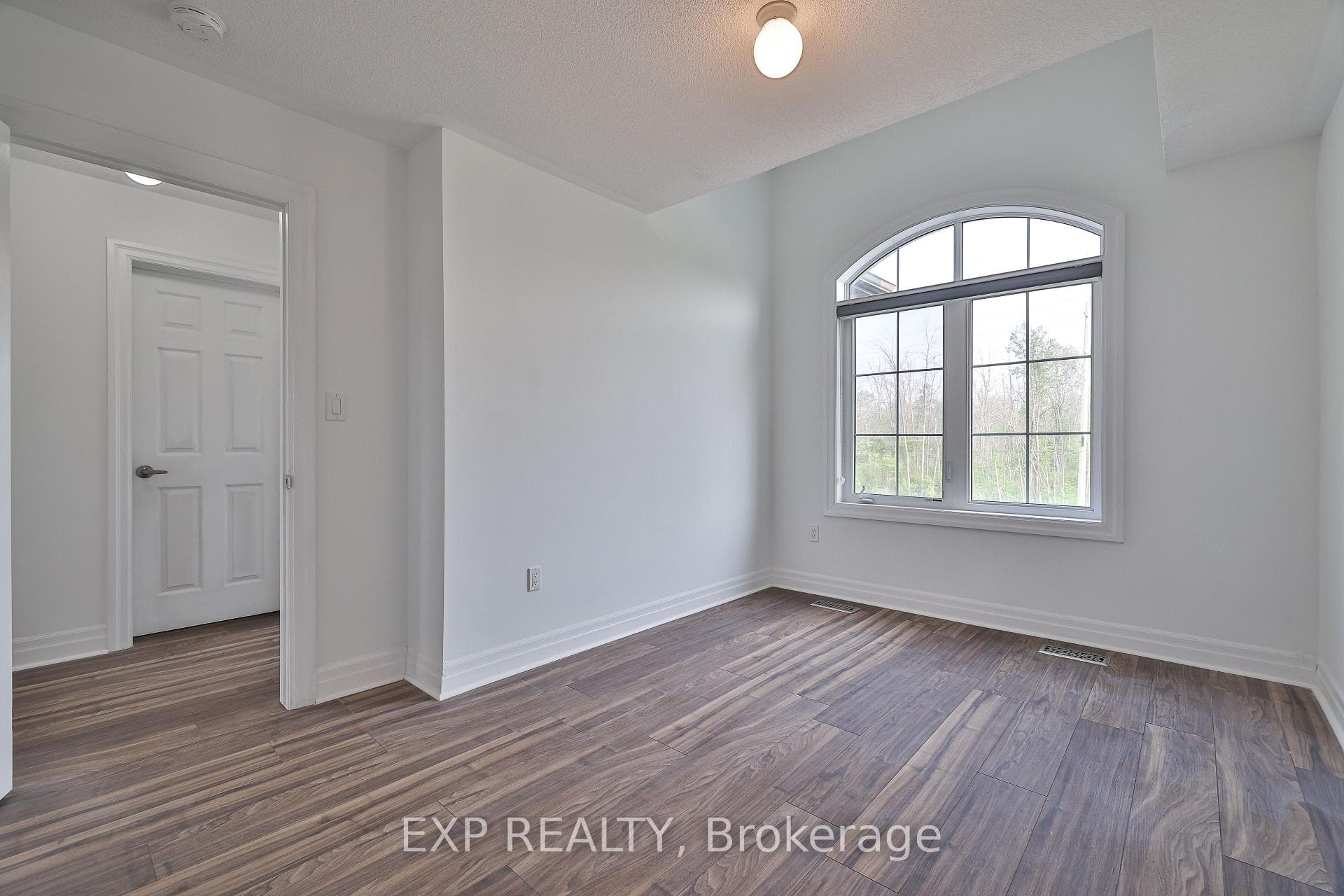 1487 Farrow Cres Crescent photo 32