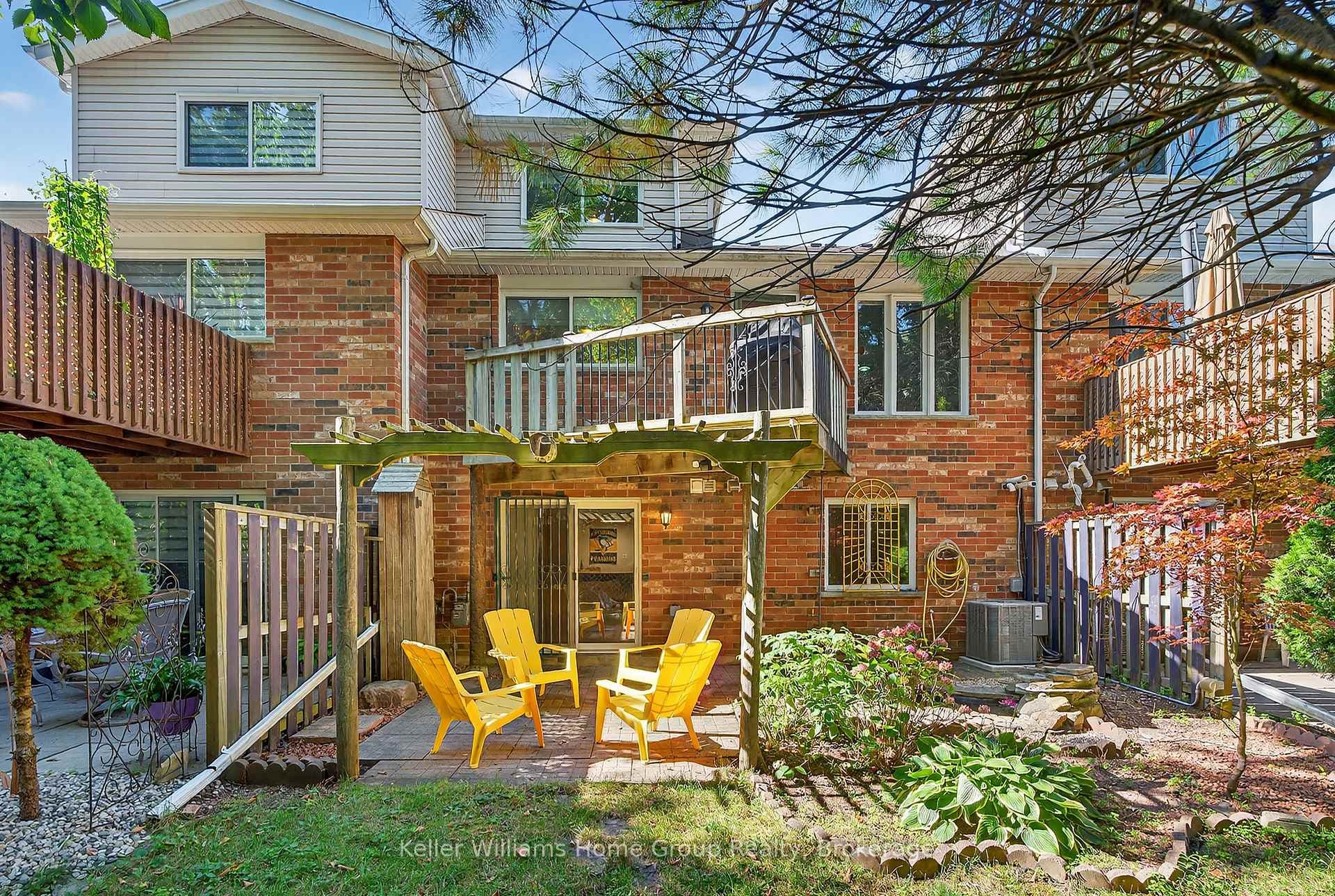 89 Schroder Crescent photo 31