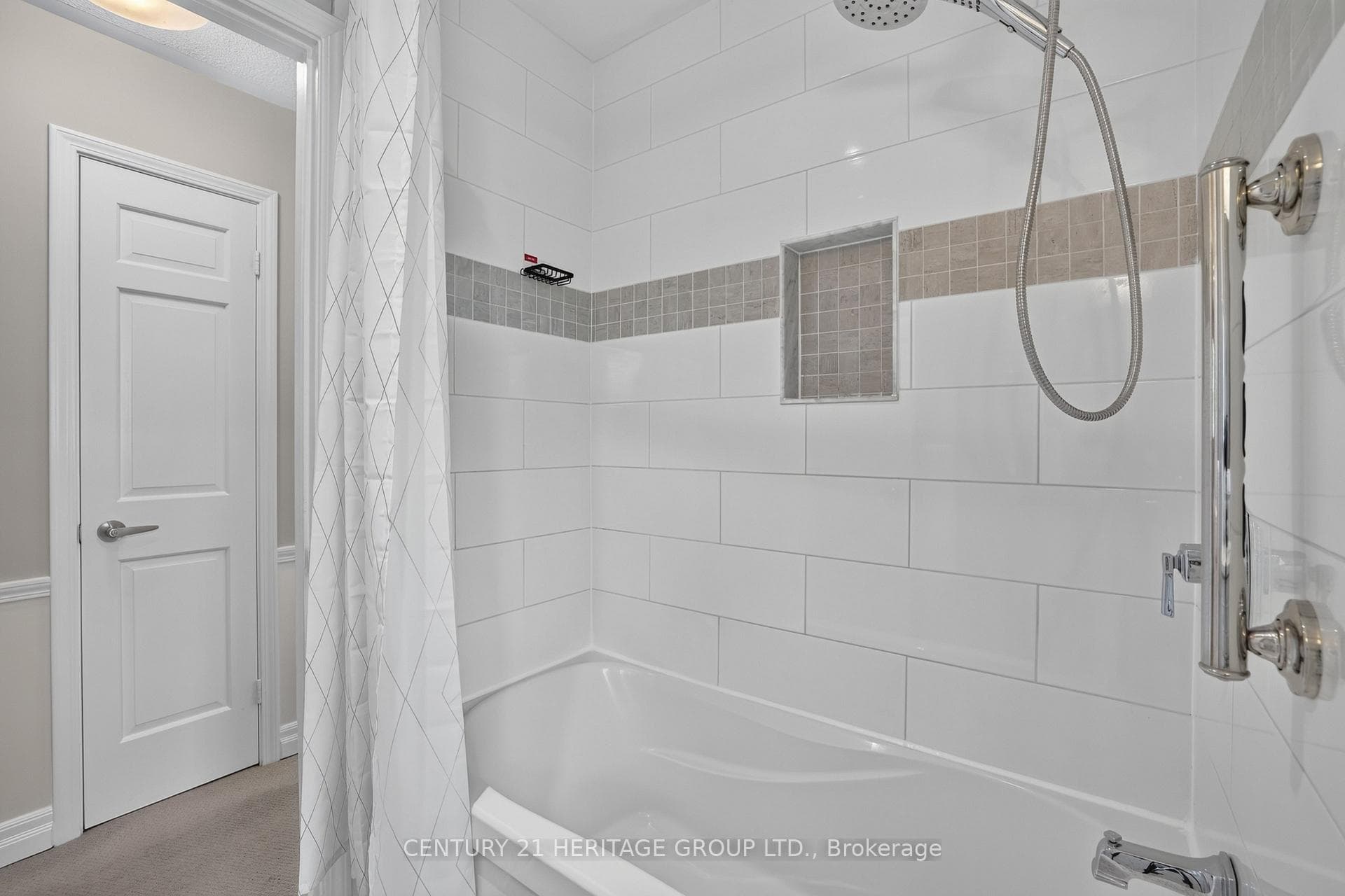 28 Innis Crescent photo 30