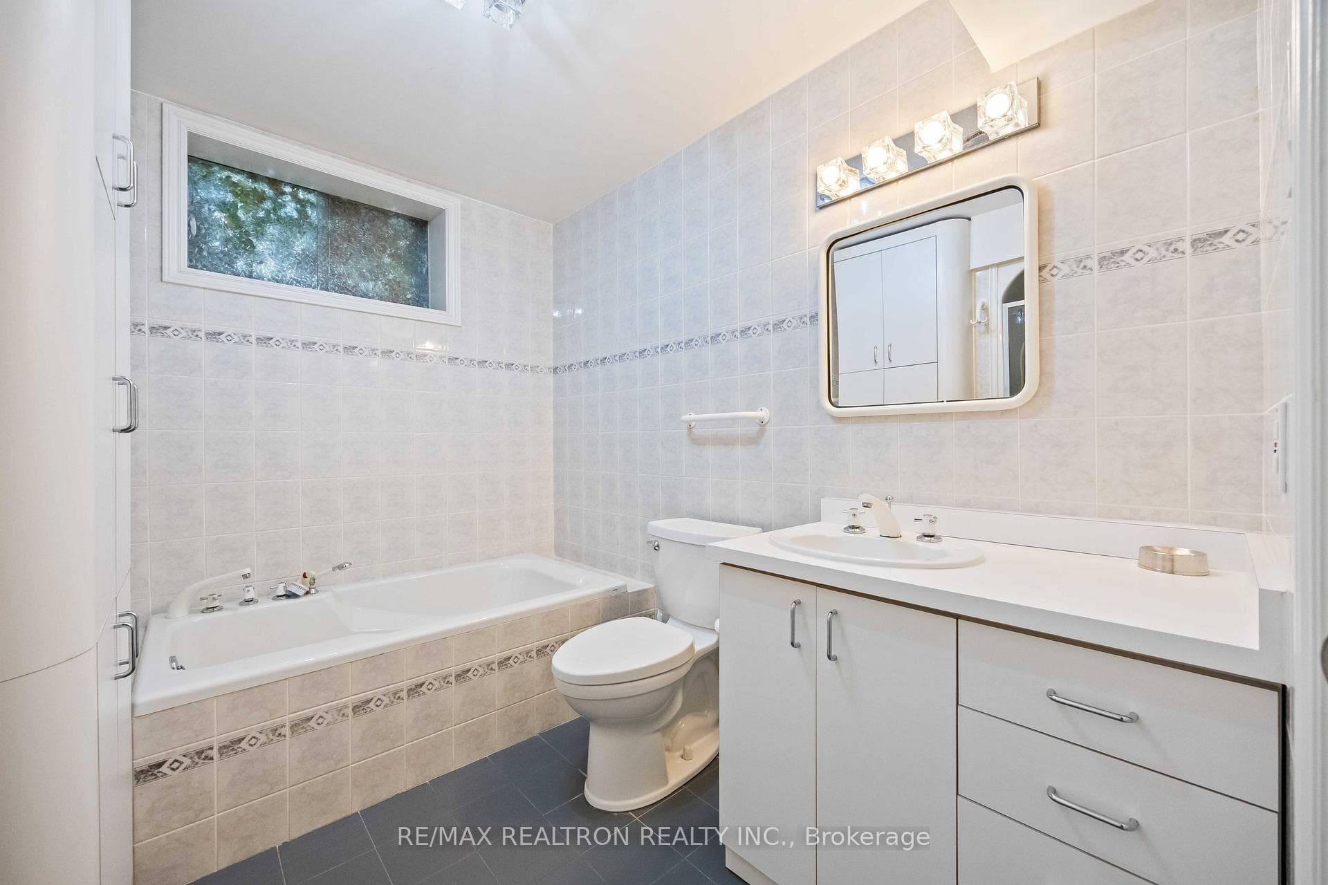 12 Donwoods Drive photo 38
