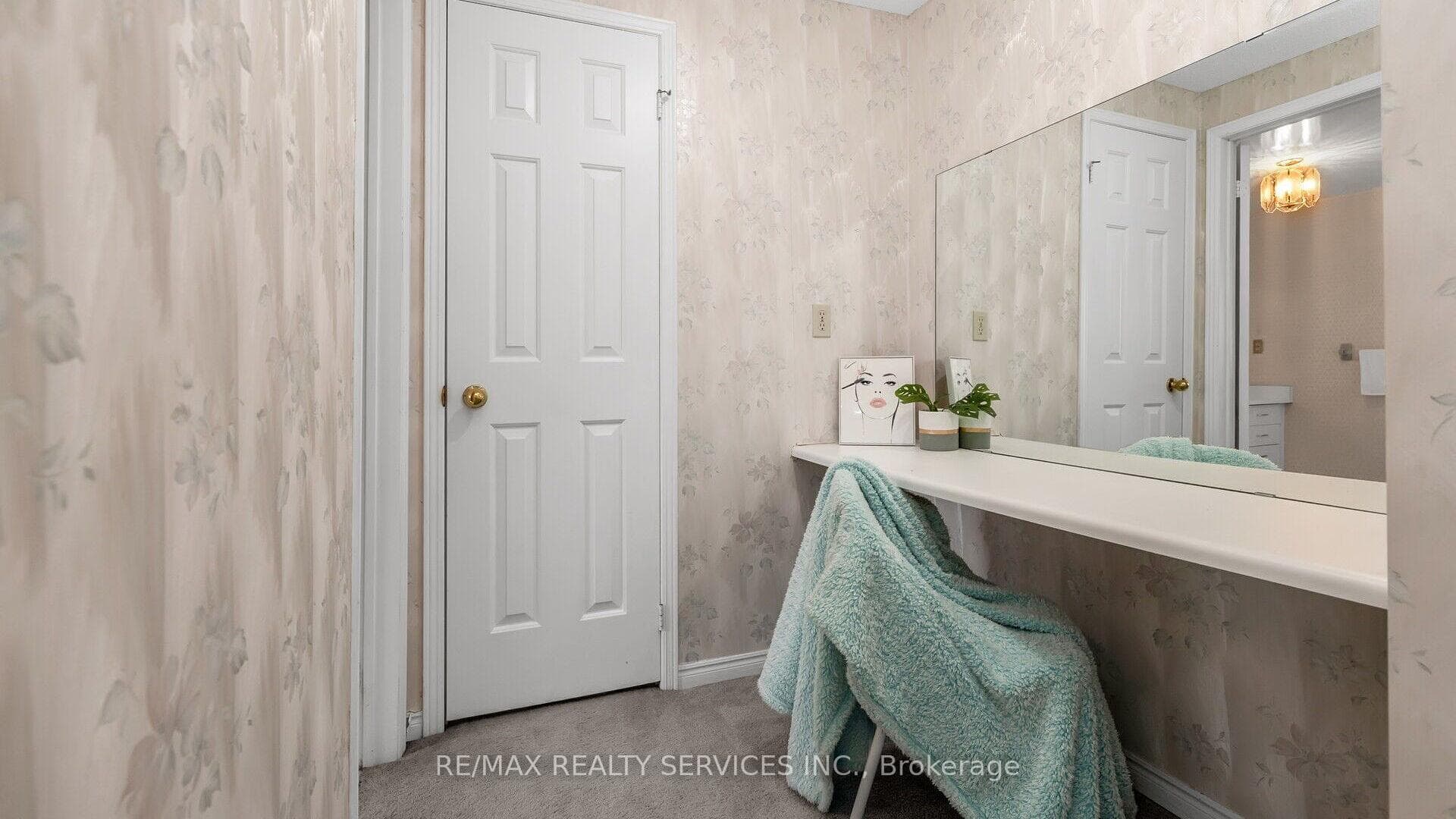 256 Littleford Street photo 20