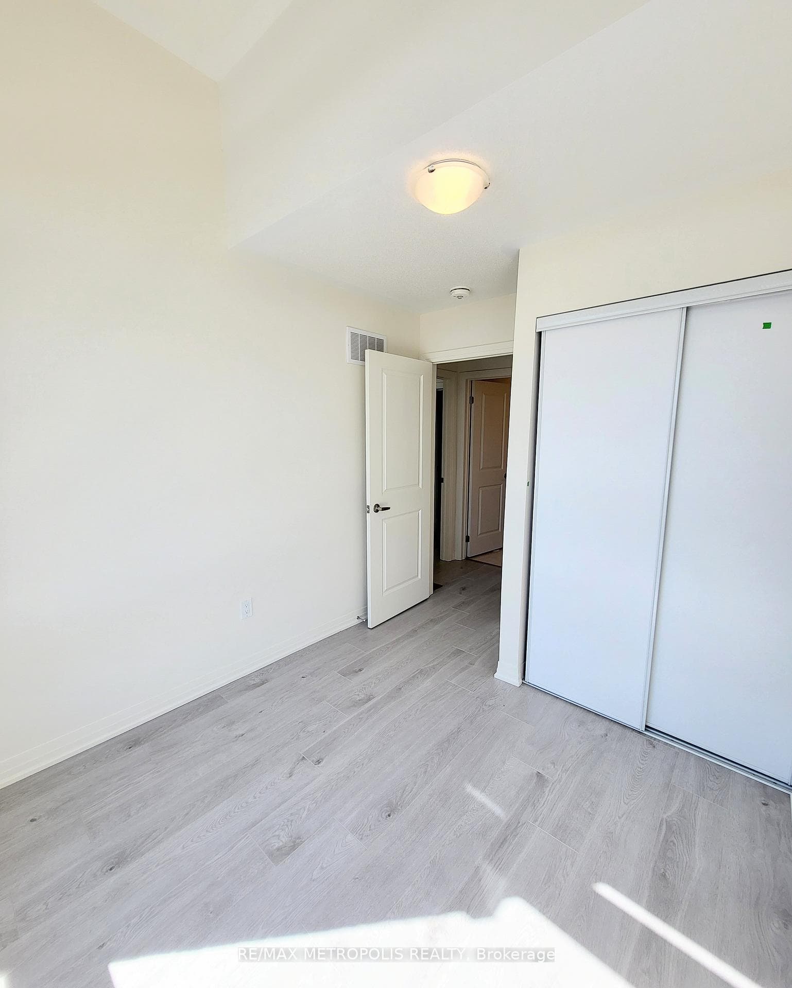 20 Esquire Way photo 15