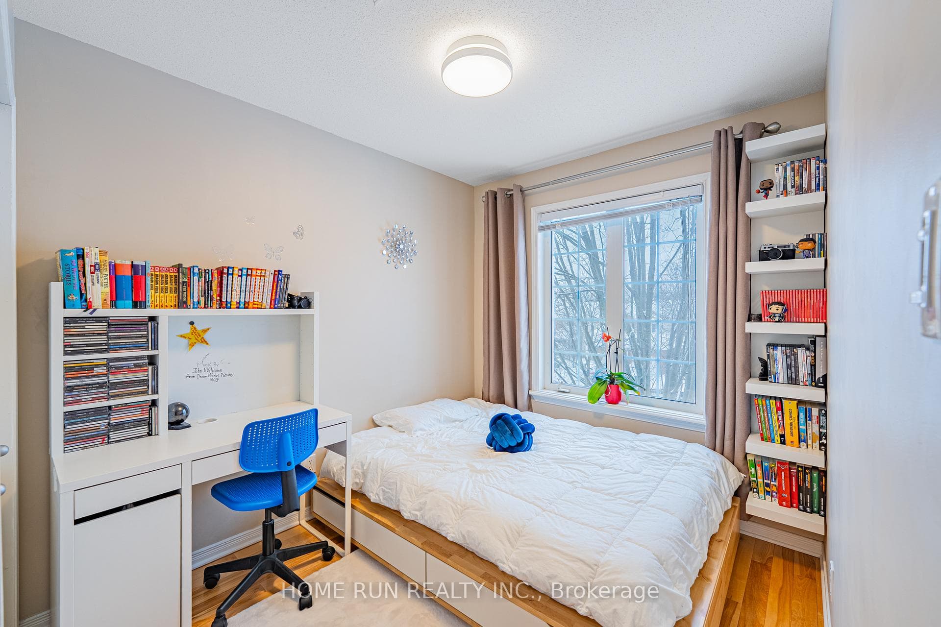 90 EDENVALE Drive Unit 207 photo 34