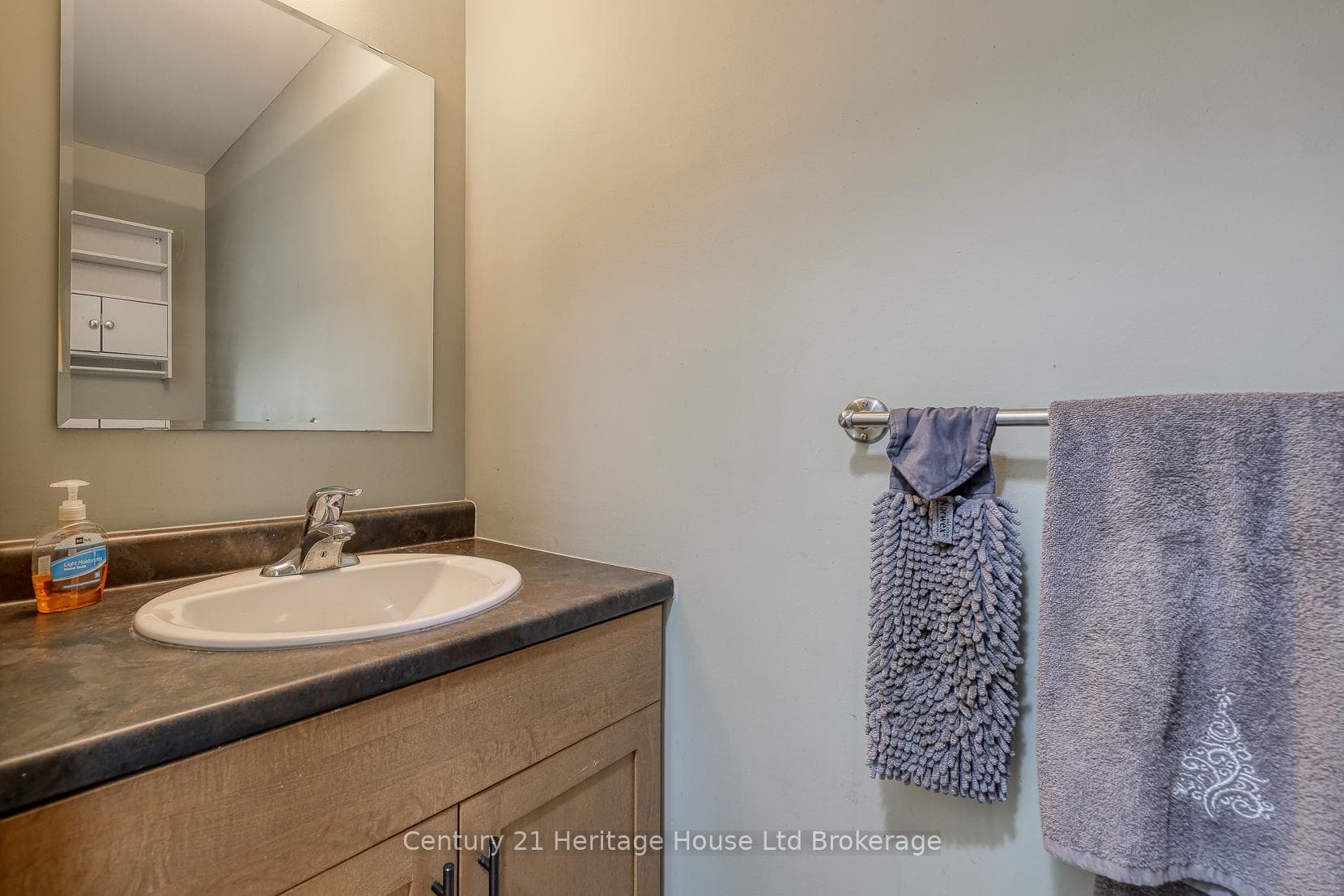 386 Champlain Avenue photo 18