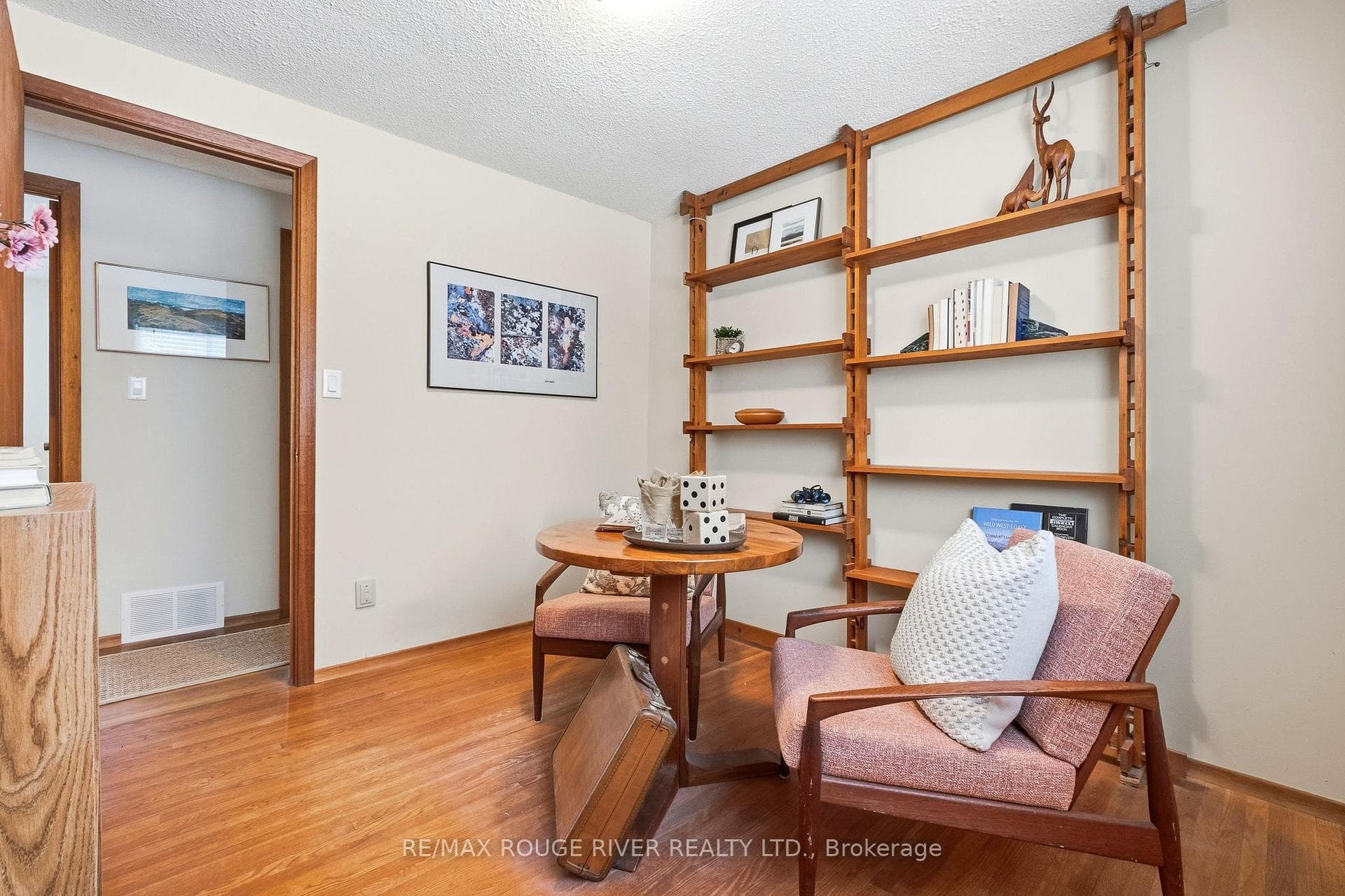 1020 Elgin Street photo 24