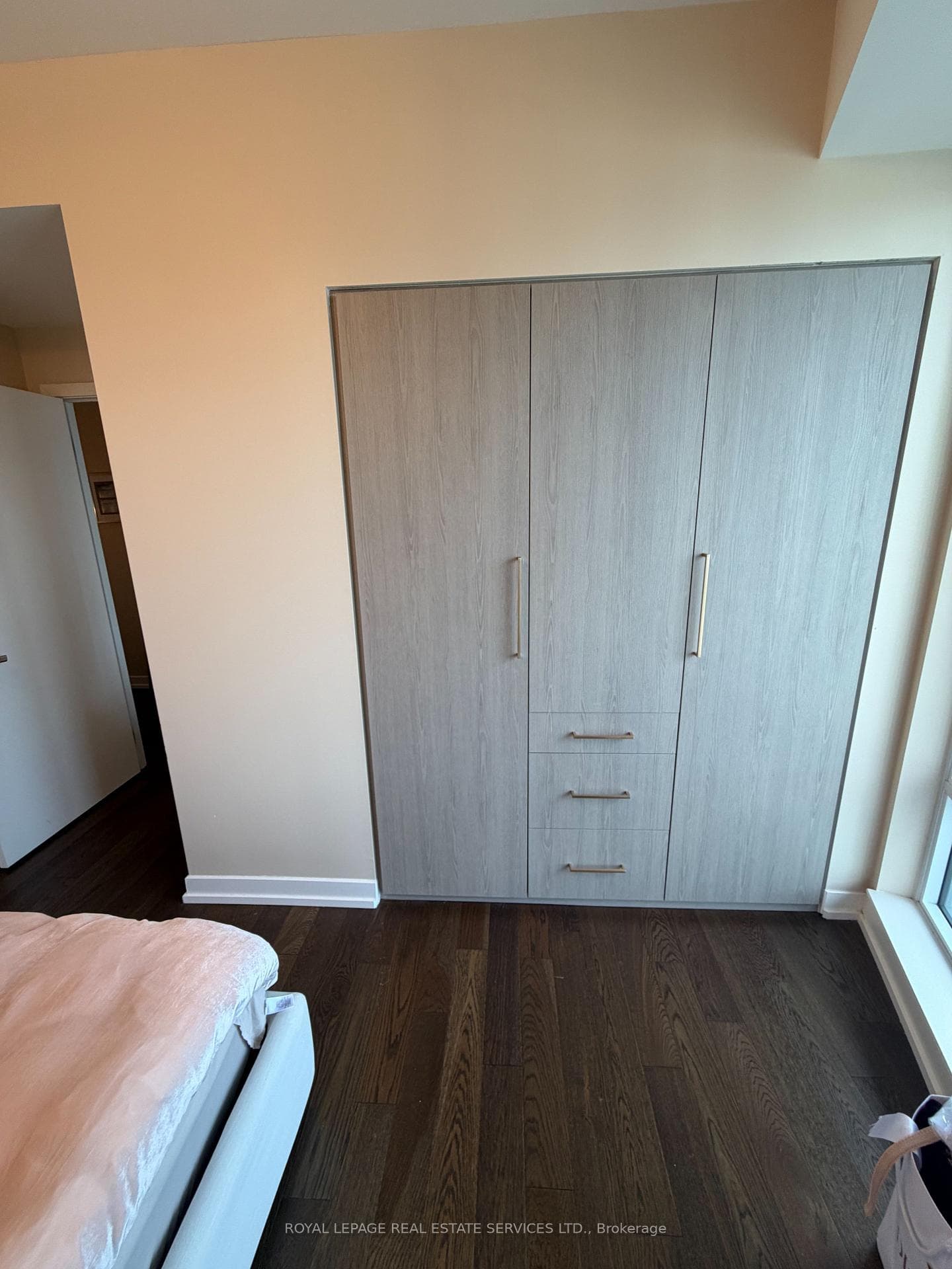 21 Widmer Street Unit 3706 photo 25