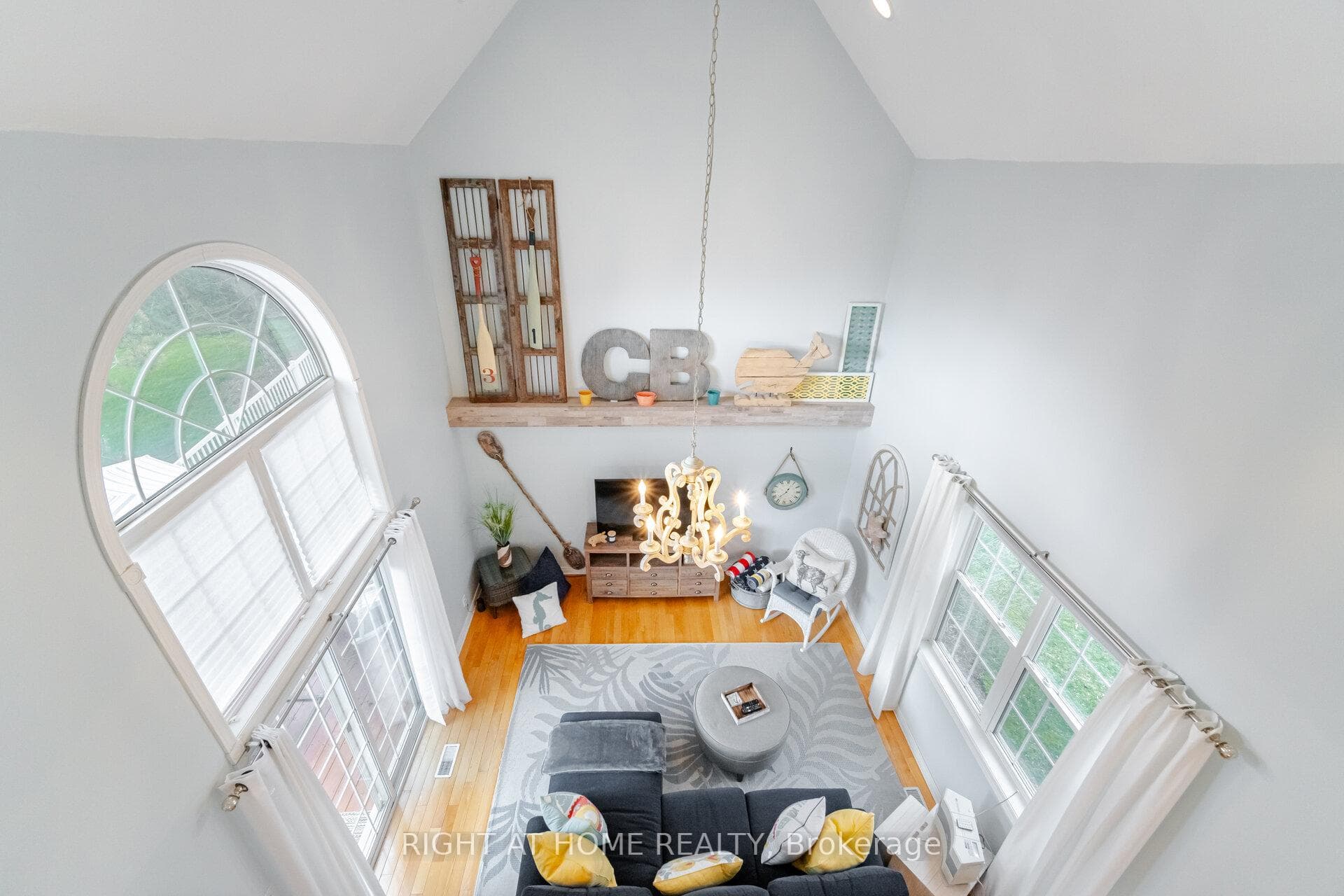 37 Newport Beach Boulevard photo 11