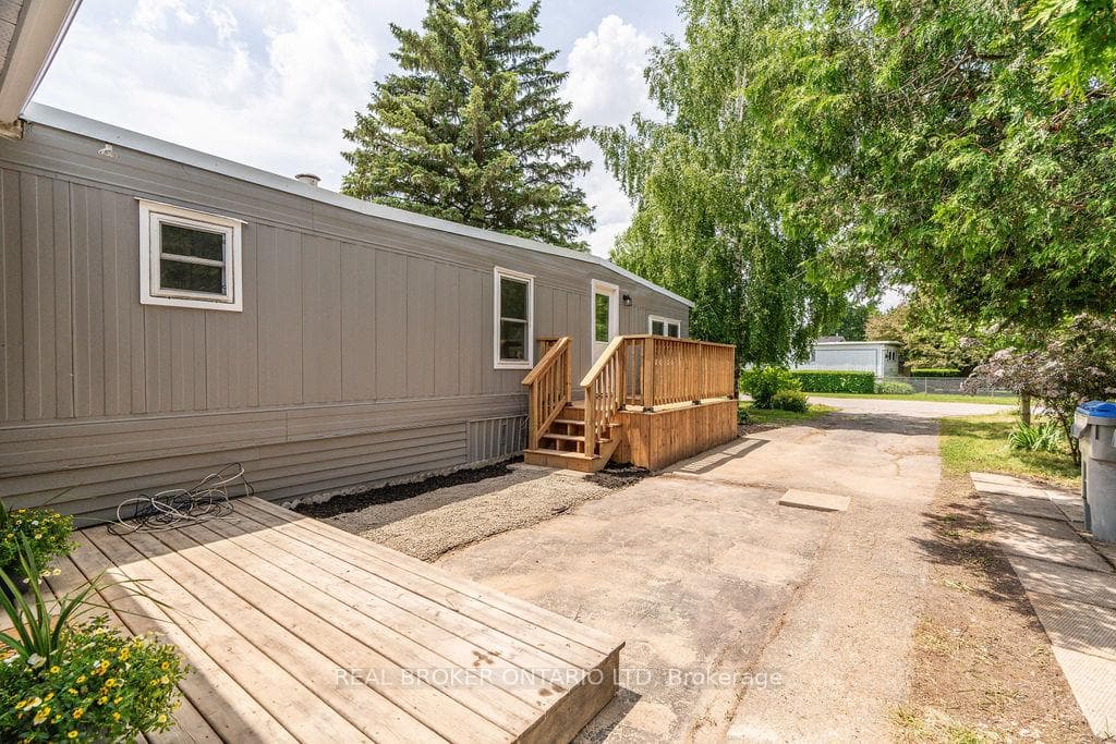 113 Oak Street photo 4