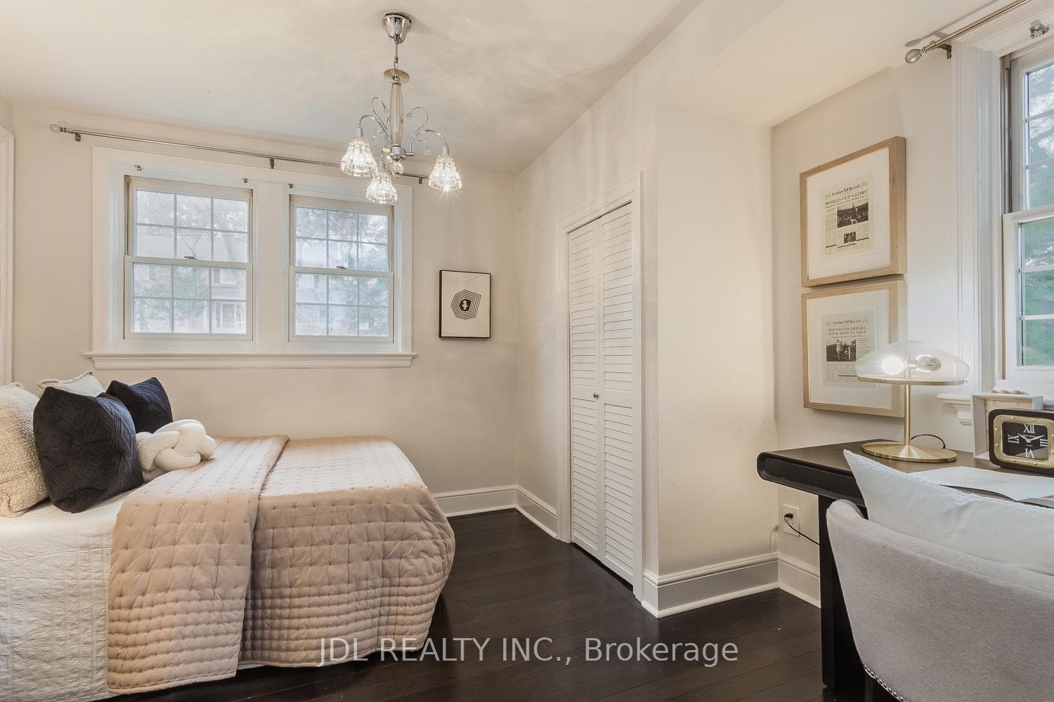 6 Farmingdale Road photo 13