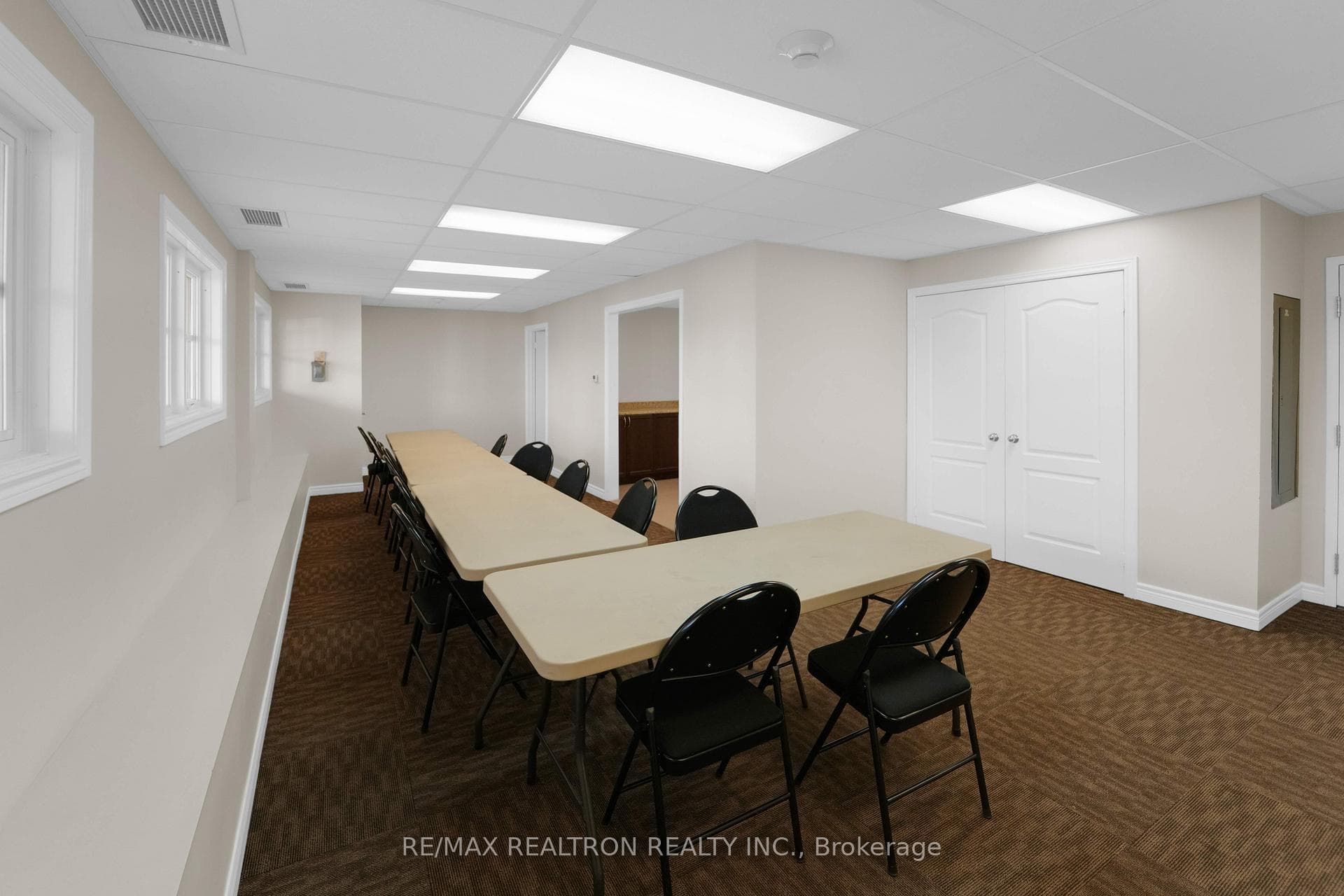9944 Keele Street Unit 201 photo 13