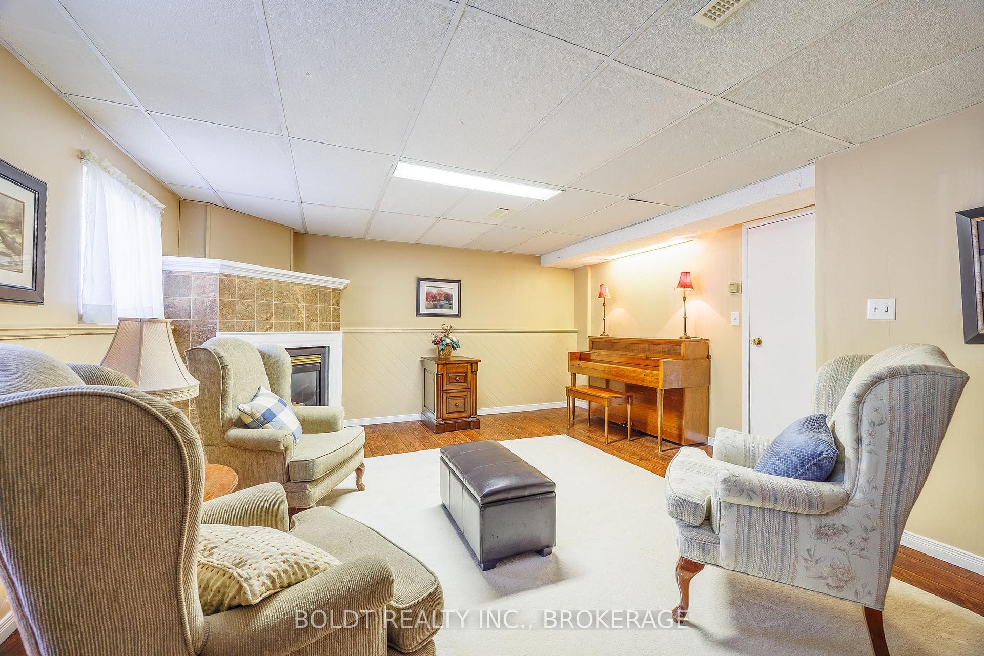 77 Elma Street photo 20