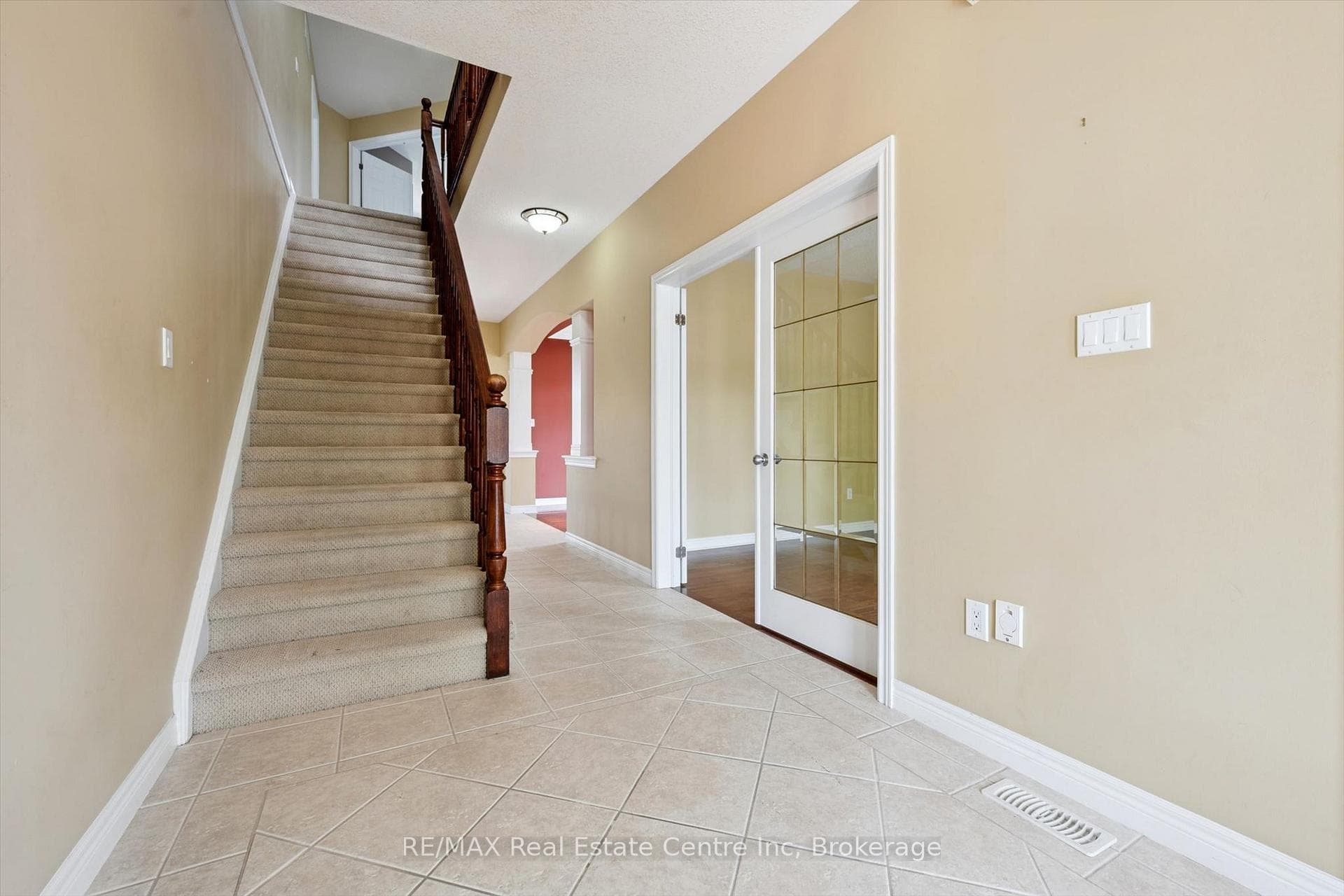164 MacLennan Street photo 6